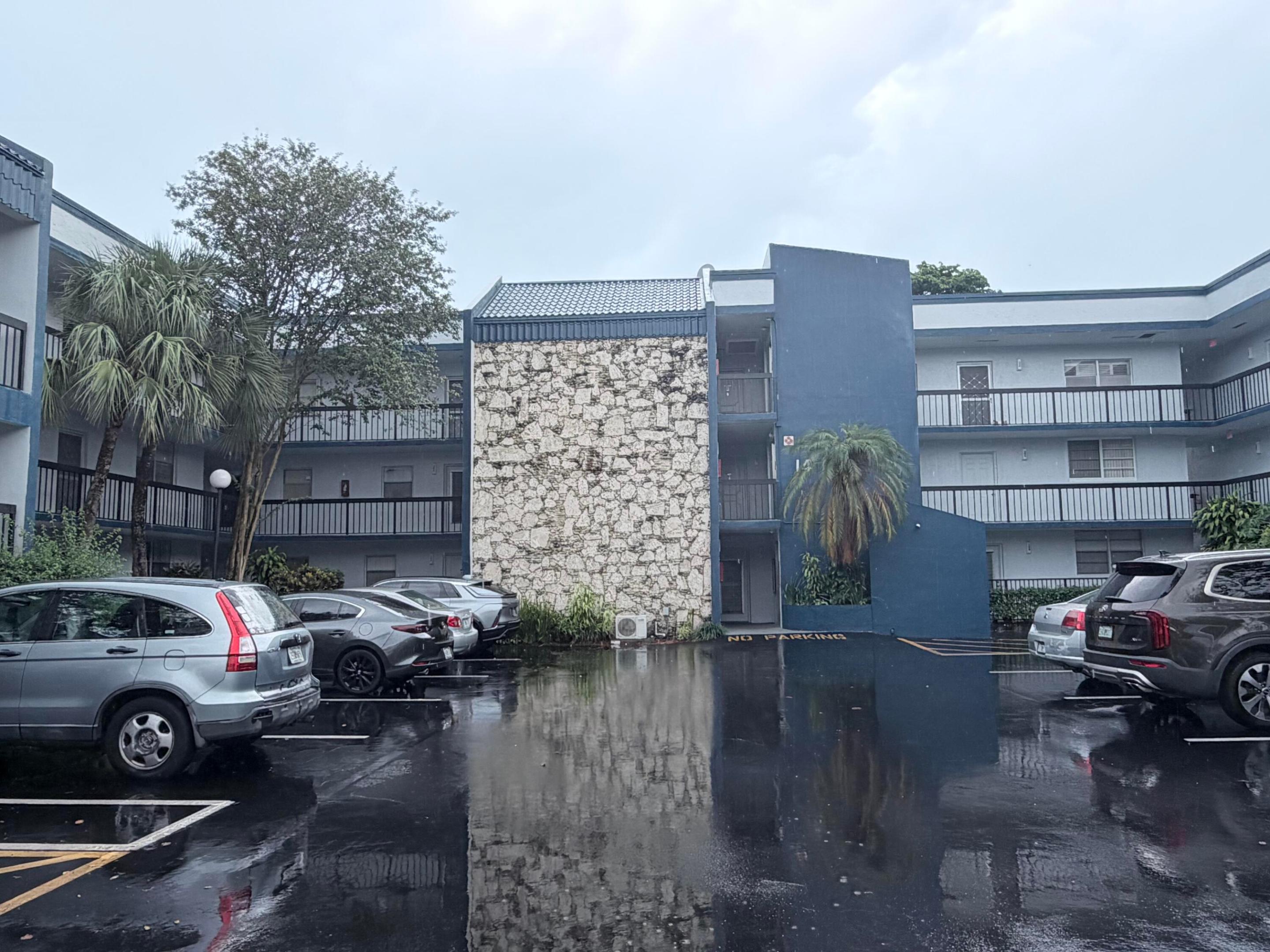 3090 Holiday Springs Boulevard 105 — photo