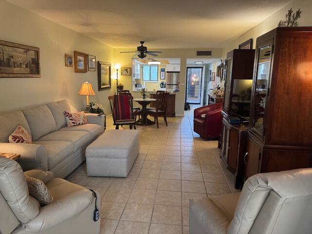 3154 Via Poinciana 115 — photo