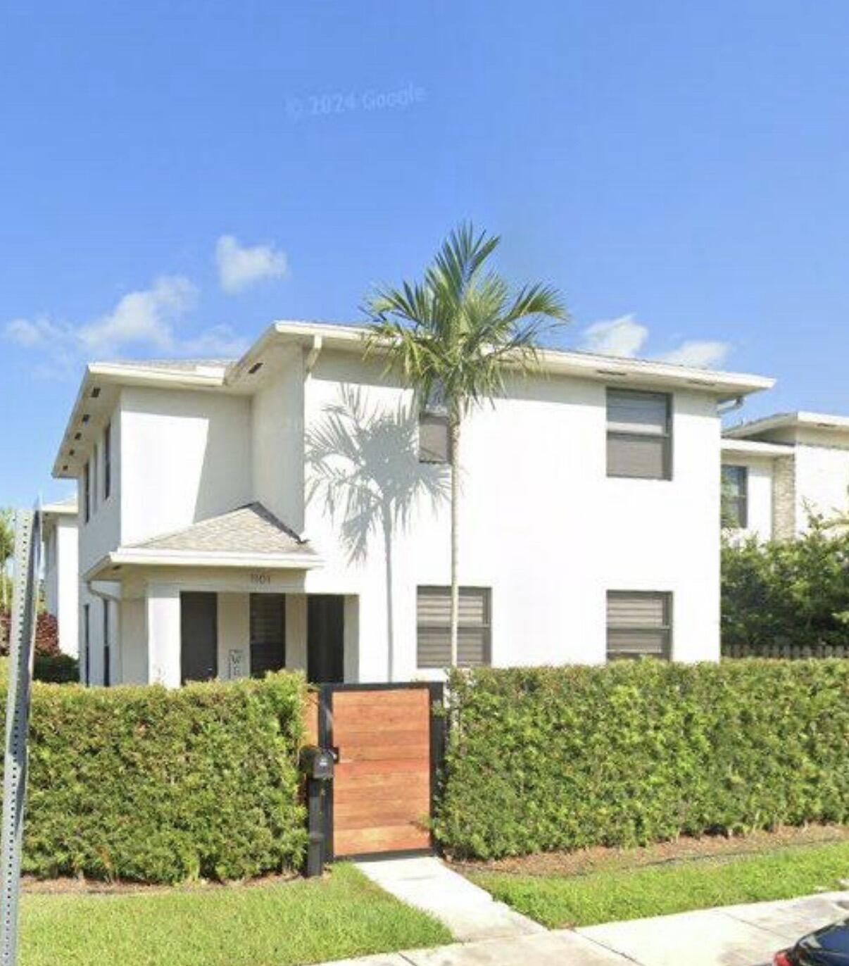 1101 NE 3rd Avenue — photo