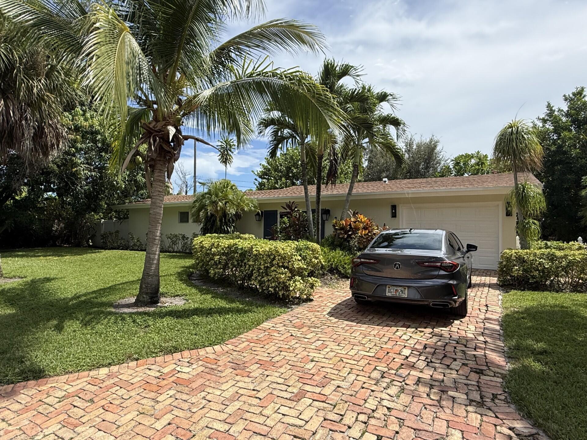228 Lake Terrace — photo