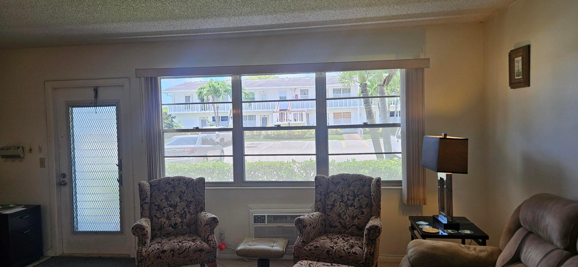 27 Newport B — photo