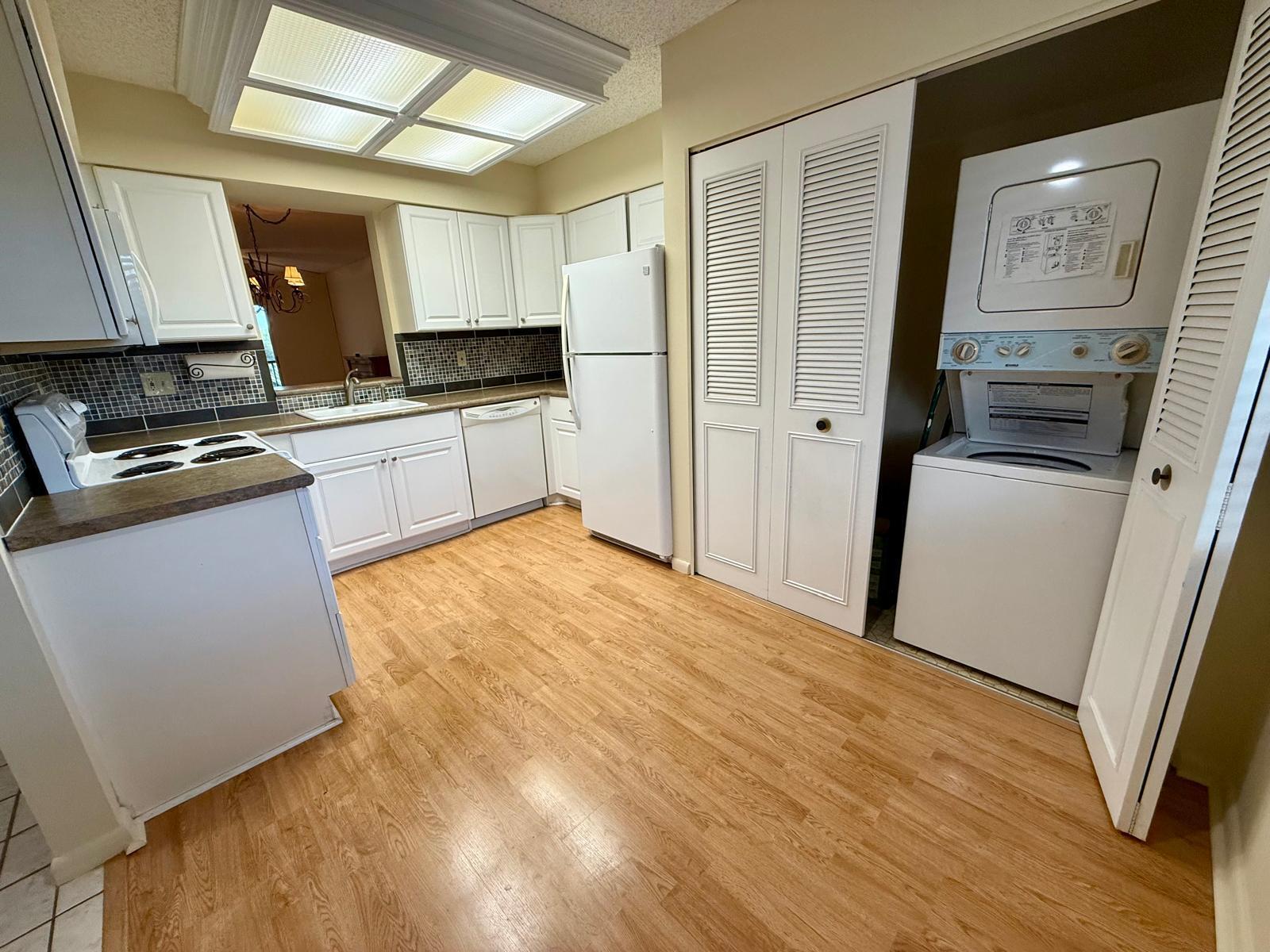 2212 S Cypress Bend Drive 303 — photo