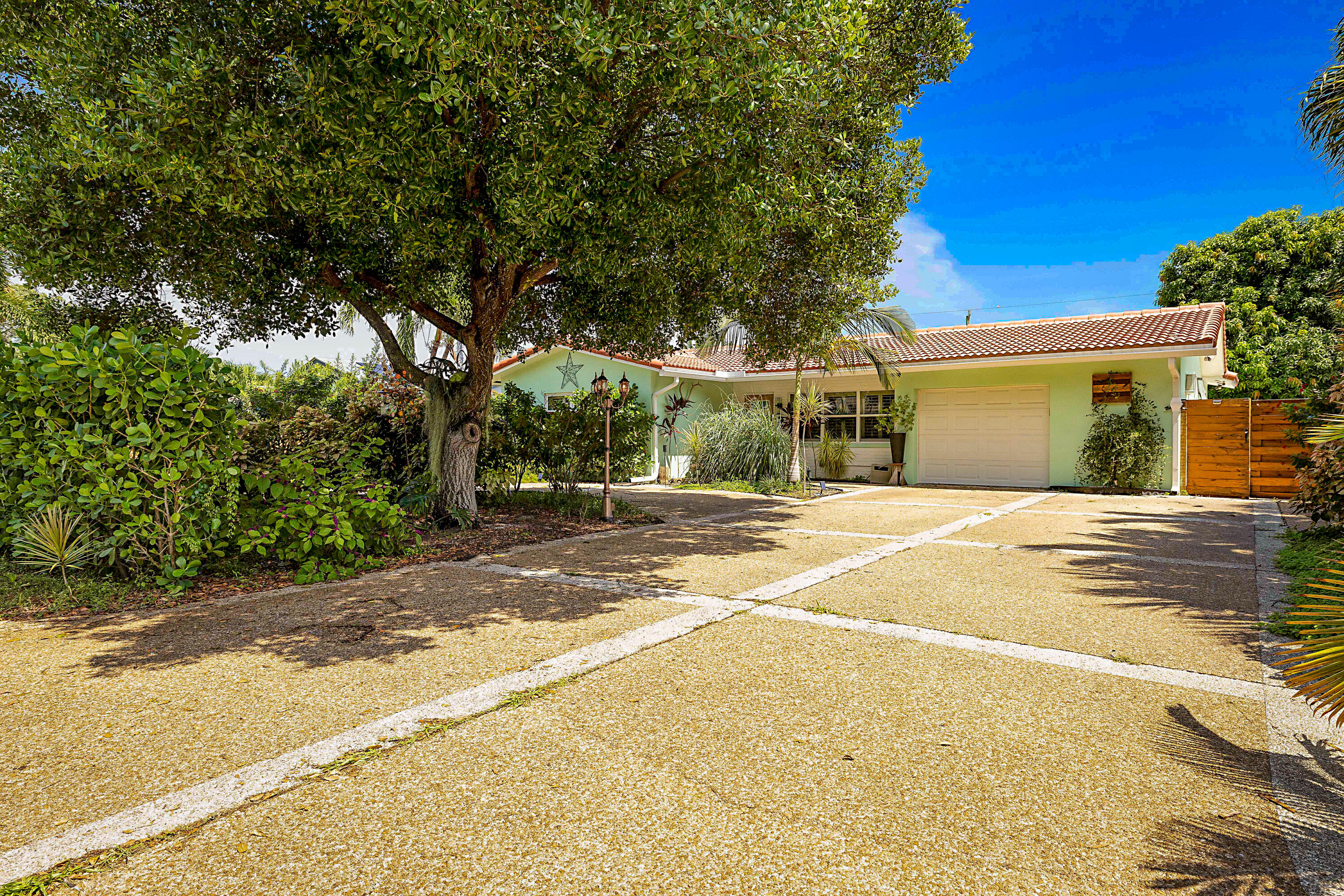 2242 NW 3rd Court — photo