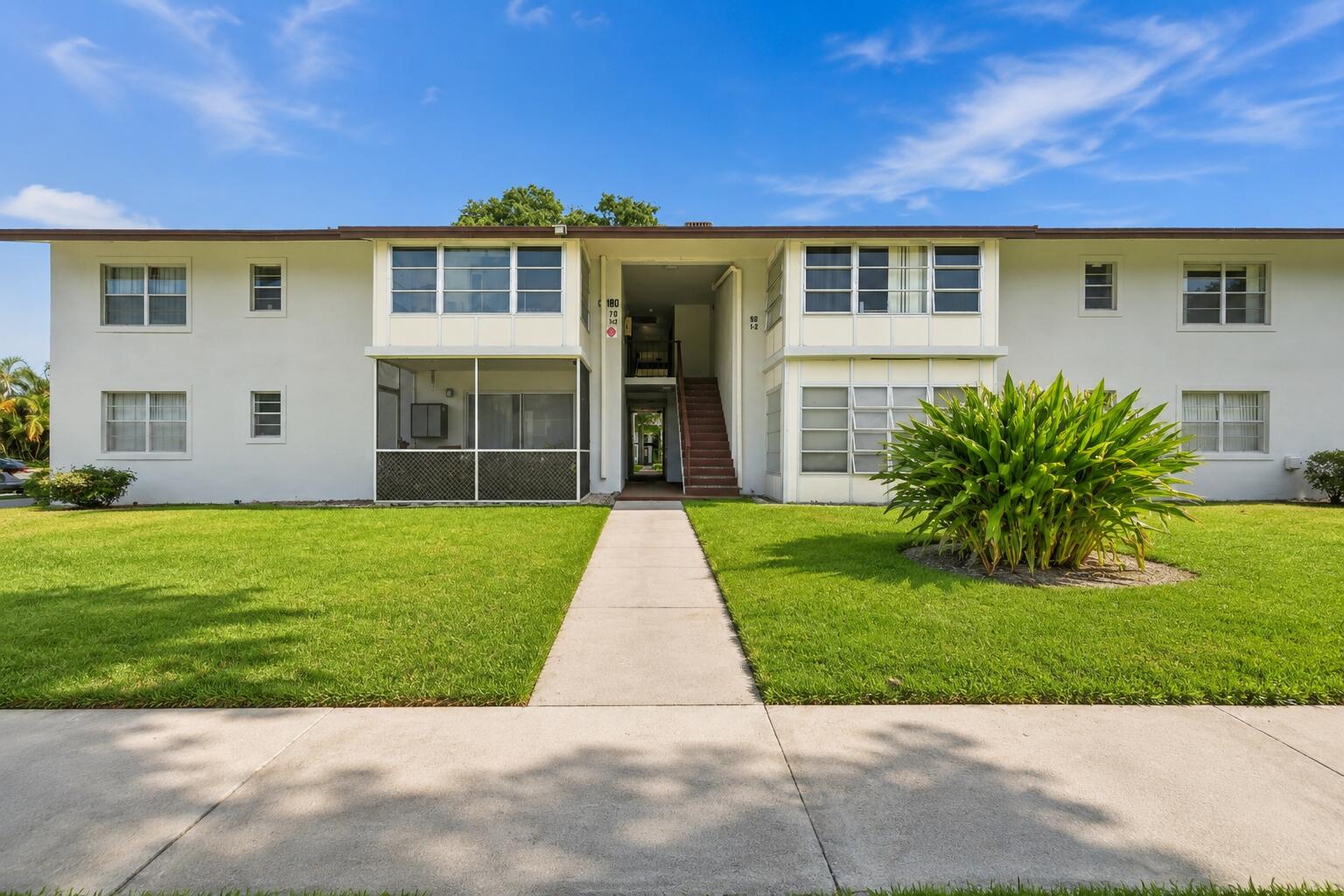 380 E Laurel Drive 5D — photo