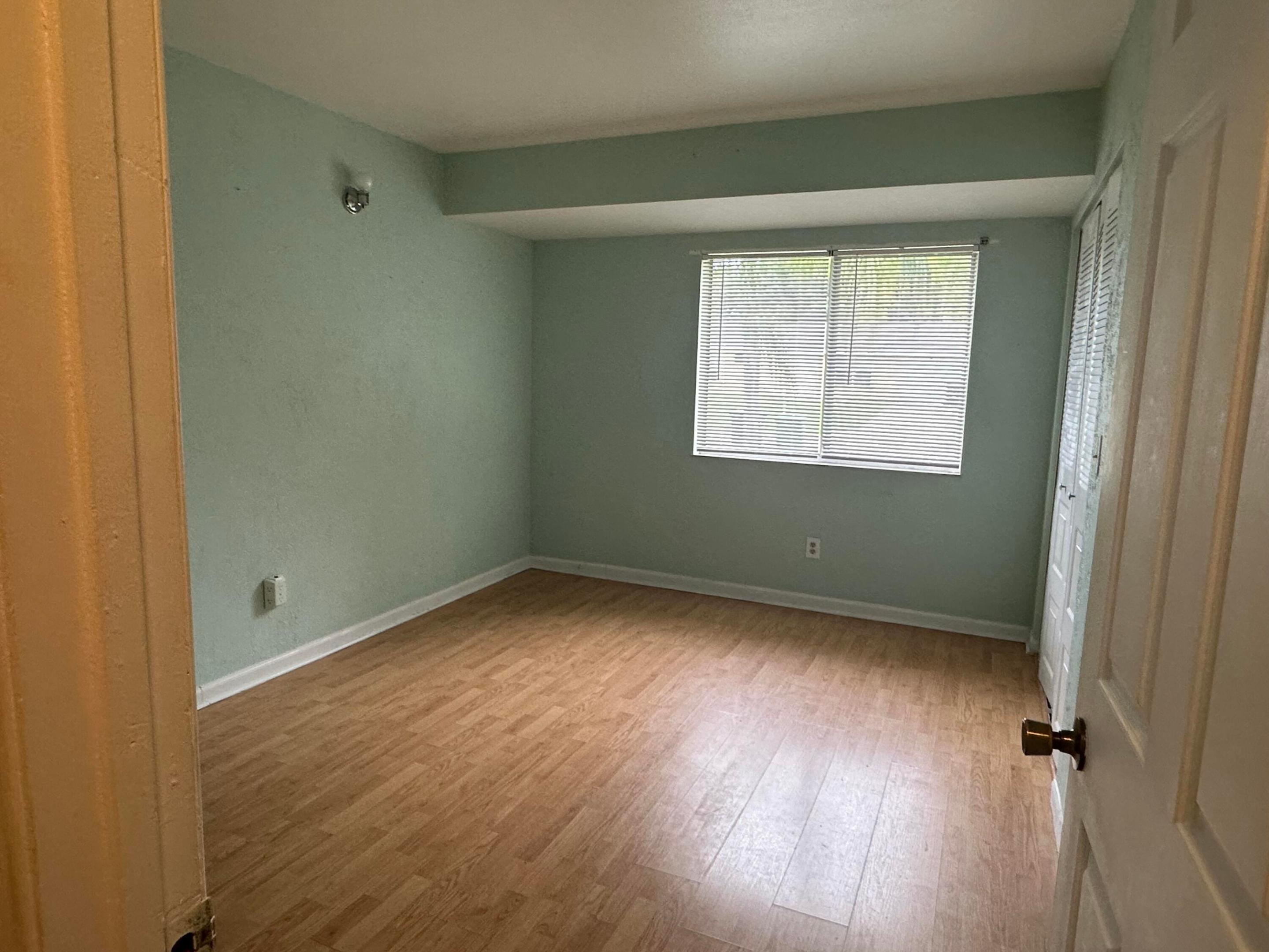 258 SW Bridgeport Drive — photo