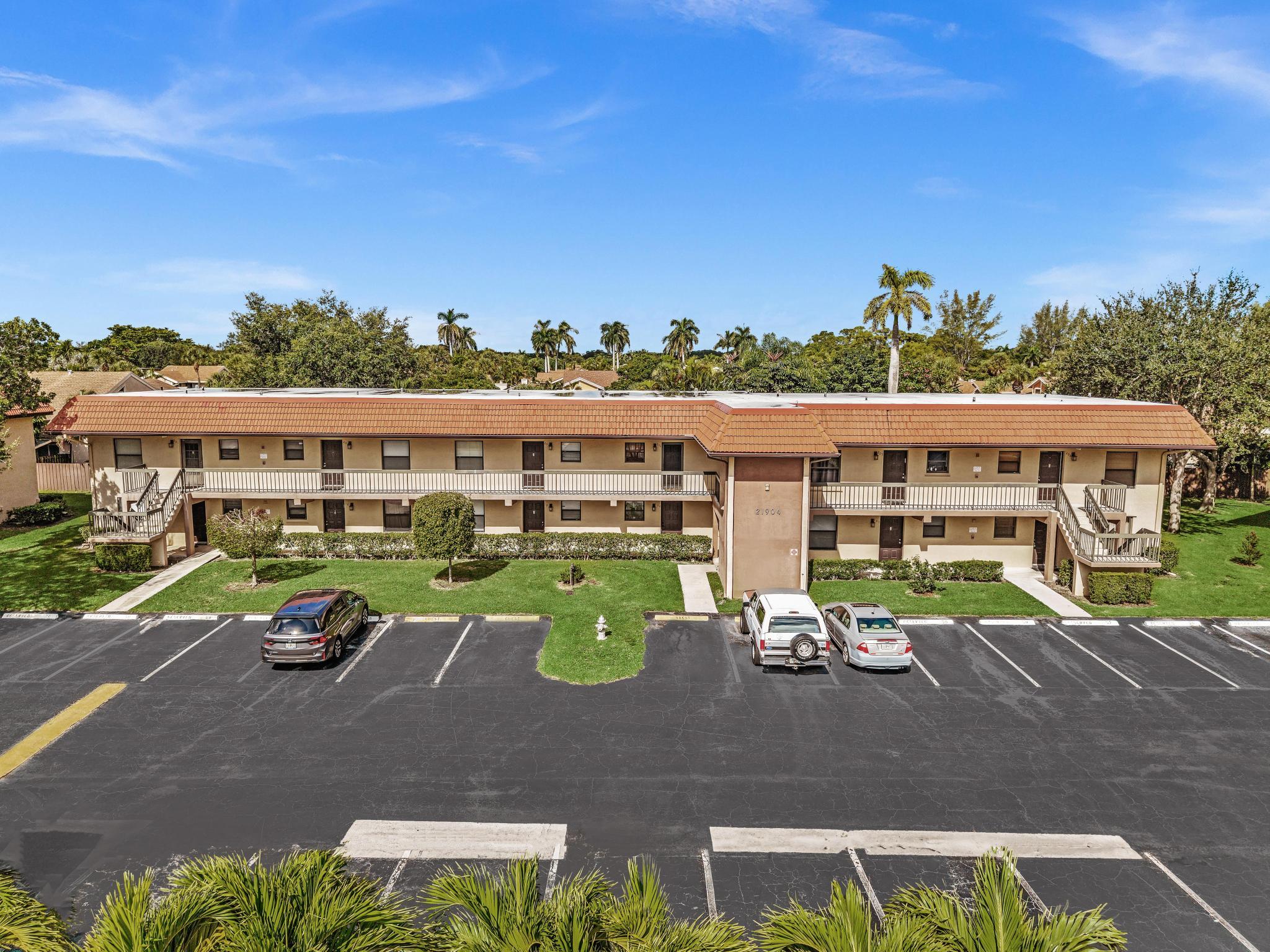 21904 Lake Forest Circle 202 — photo