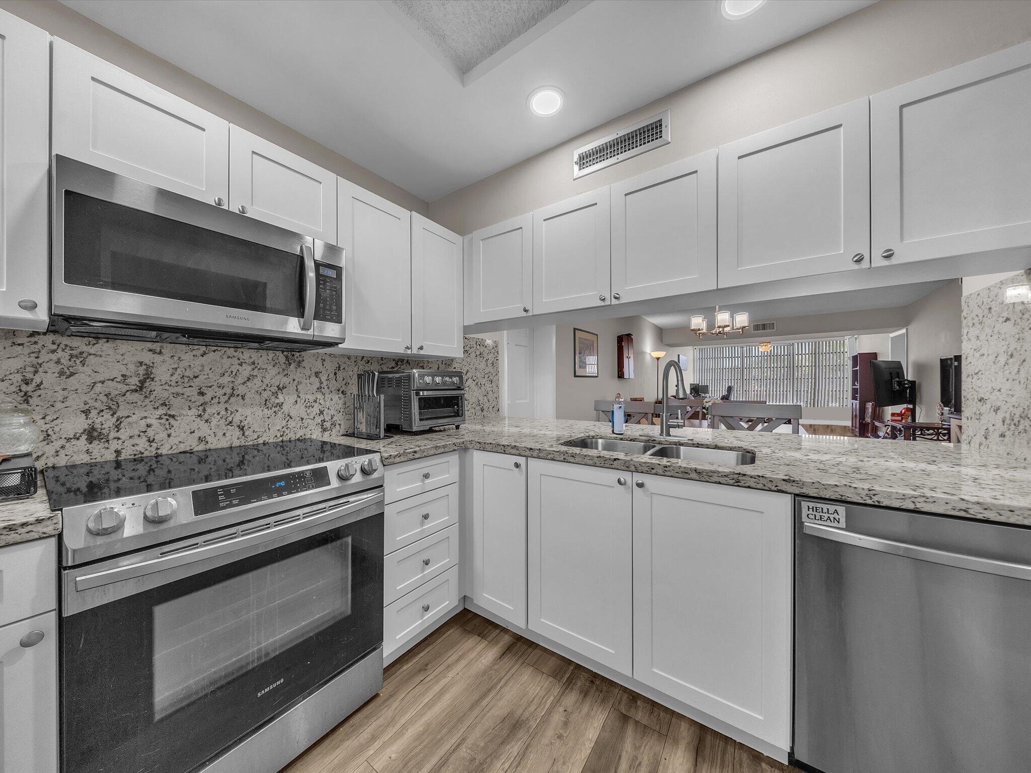 1701 Whitehall Drive 302 — photo