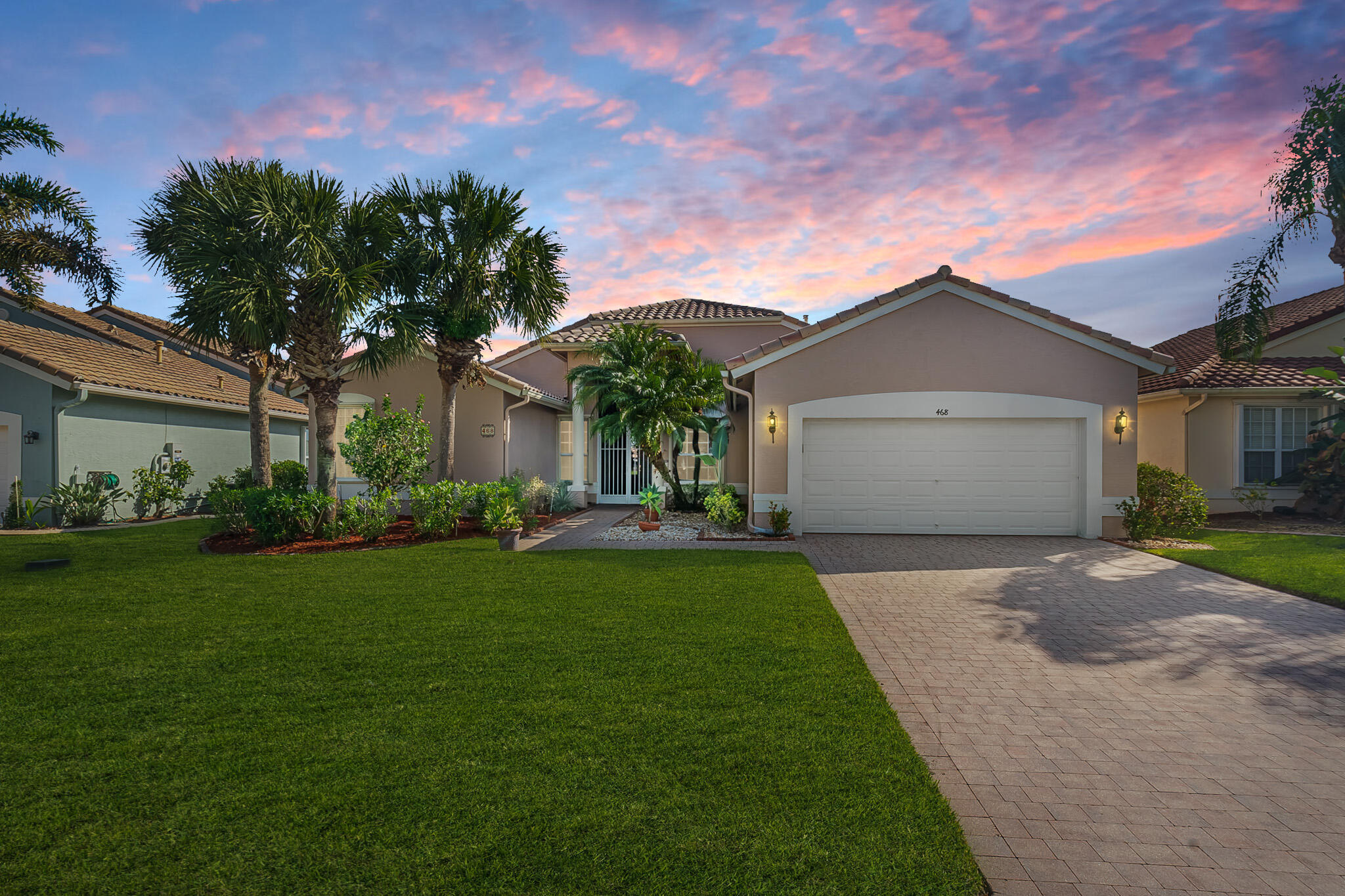 468 NW Blue Lake Drive — photo