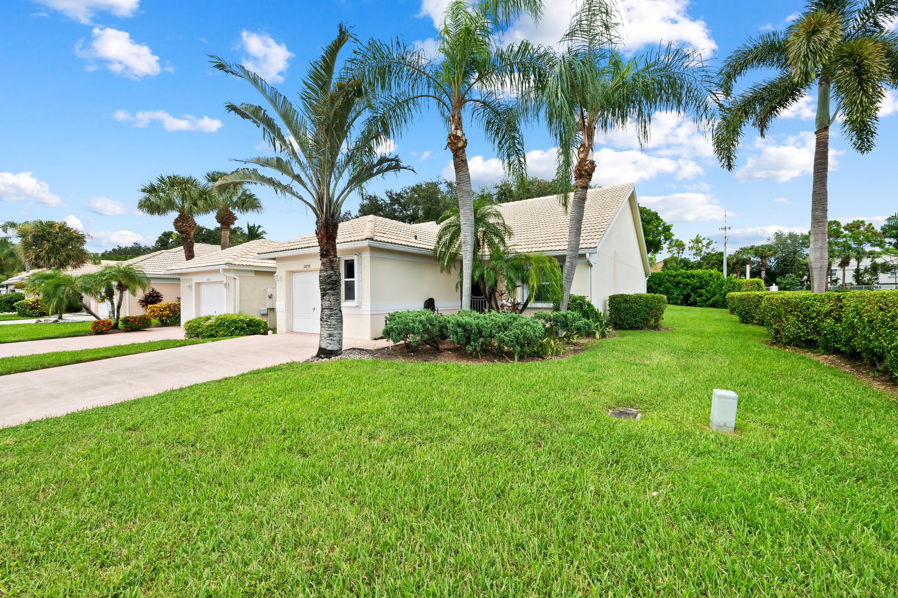 12838 Hampton Lakes Circle — photo
