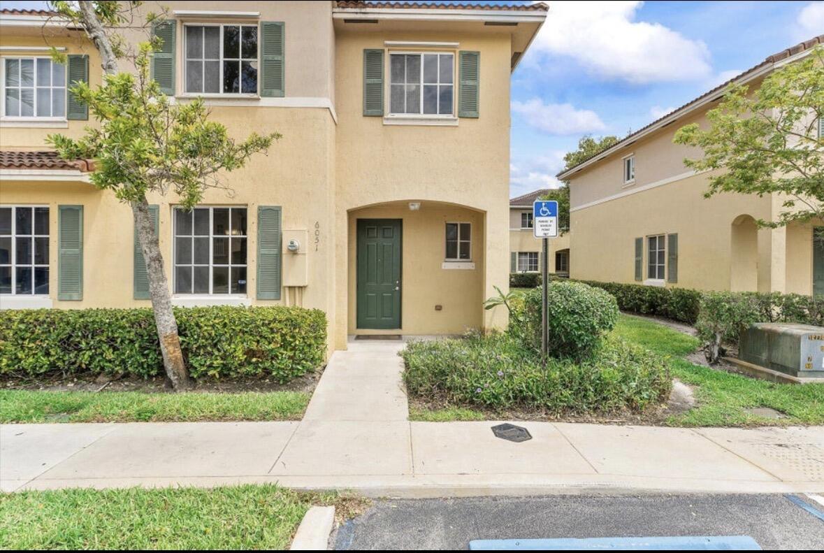 6051 SW 19th Court — photo