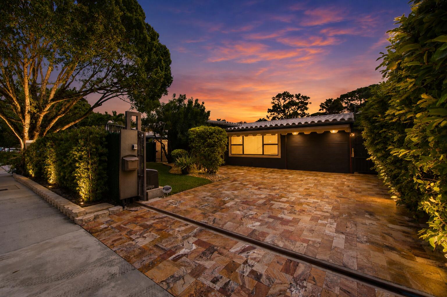 1110 SW 18th Court — photo
