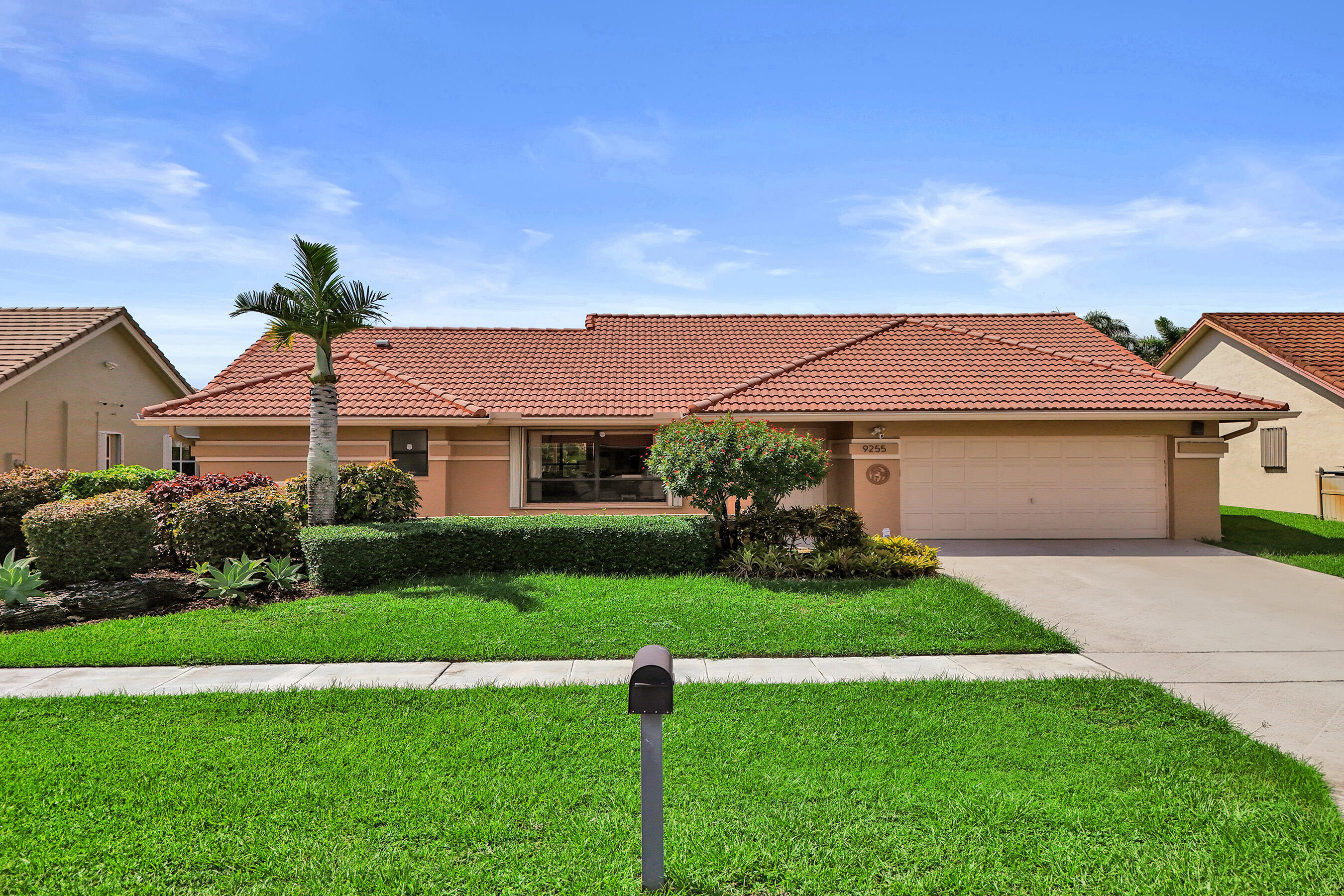 9255 Sun Pointe Drive — photo