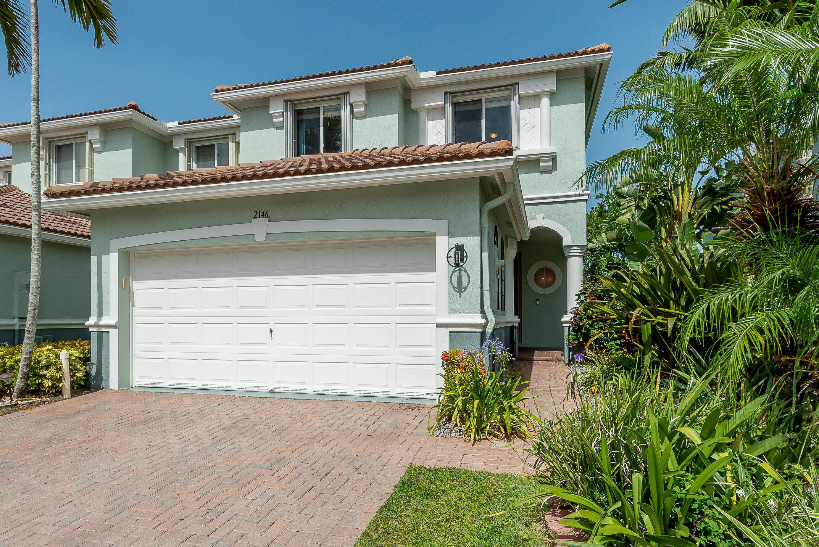 2146 Oakmont Drive — photo