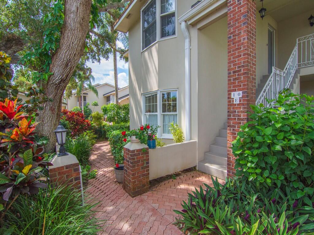 131 E Park Shores Circle 10E — photo