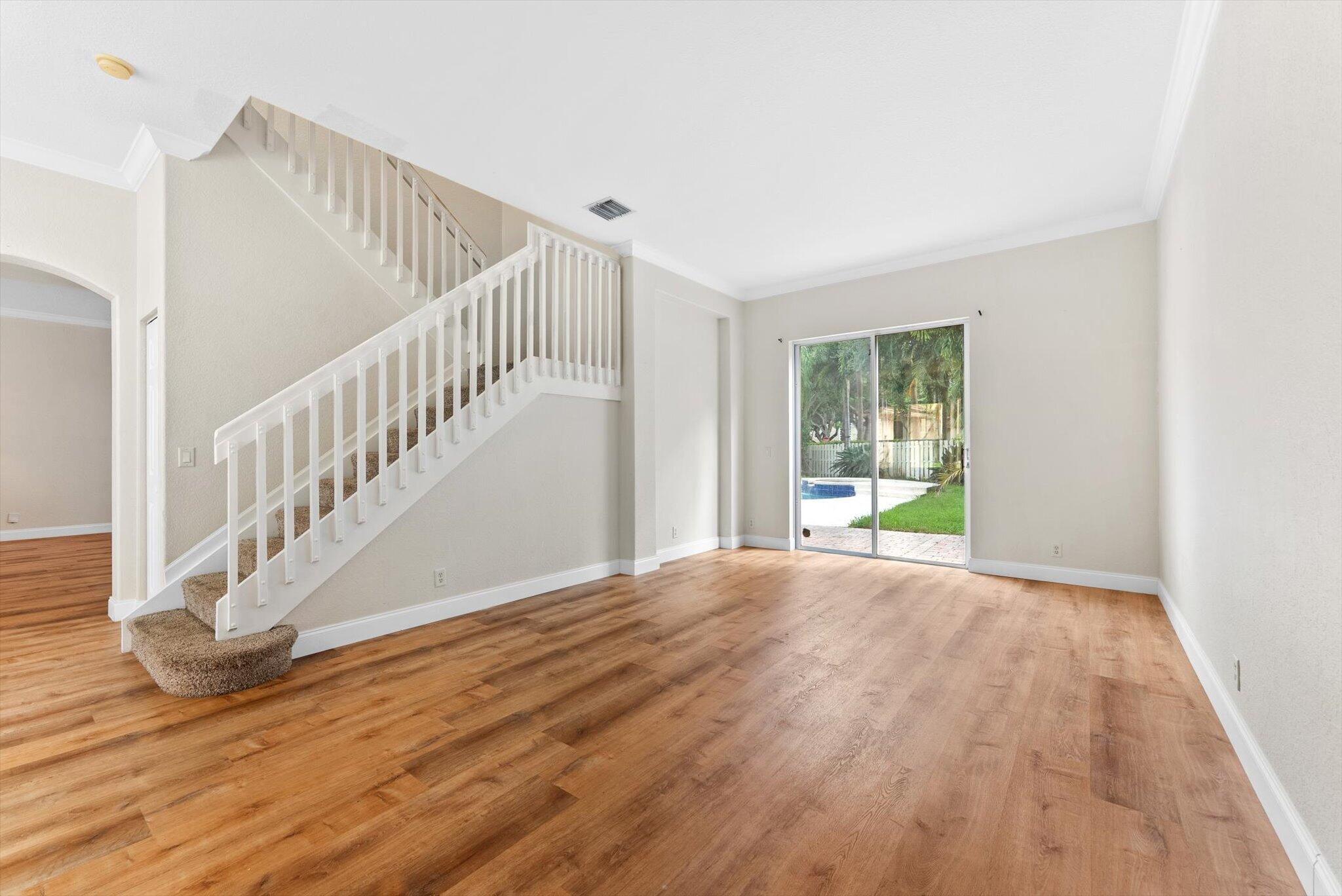 5302 Victoria Circle — photo