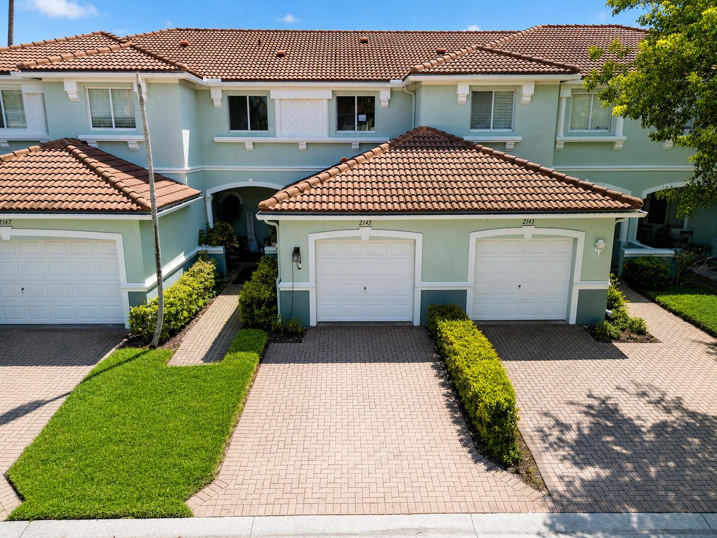 2145 Oakmont Drive — photo