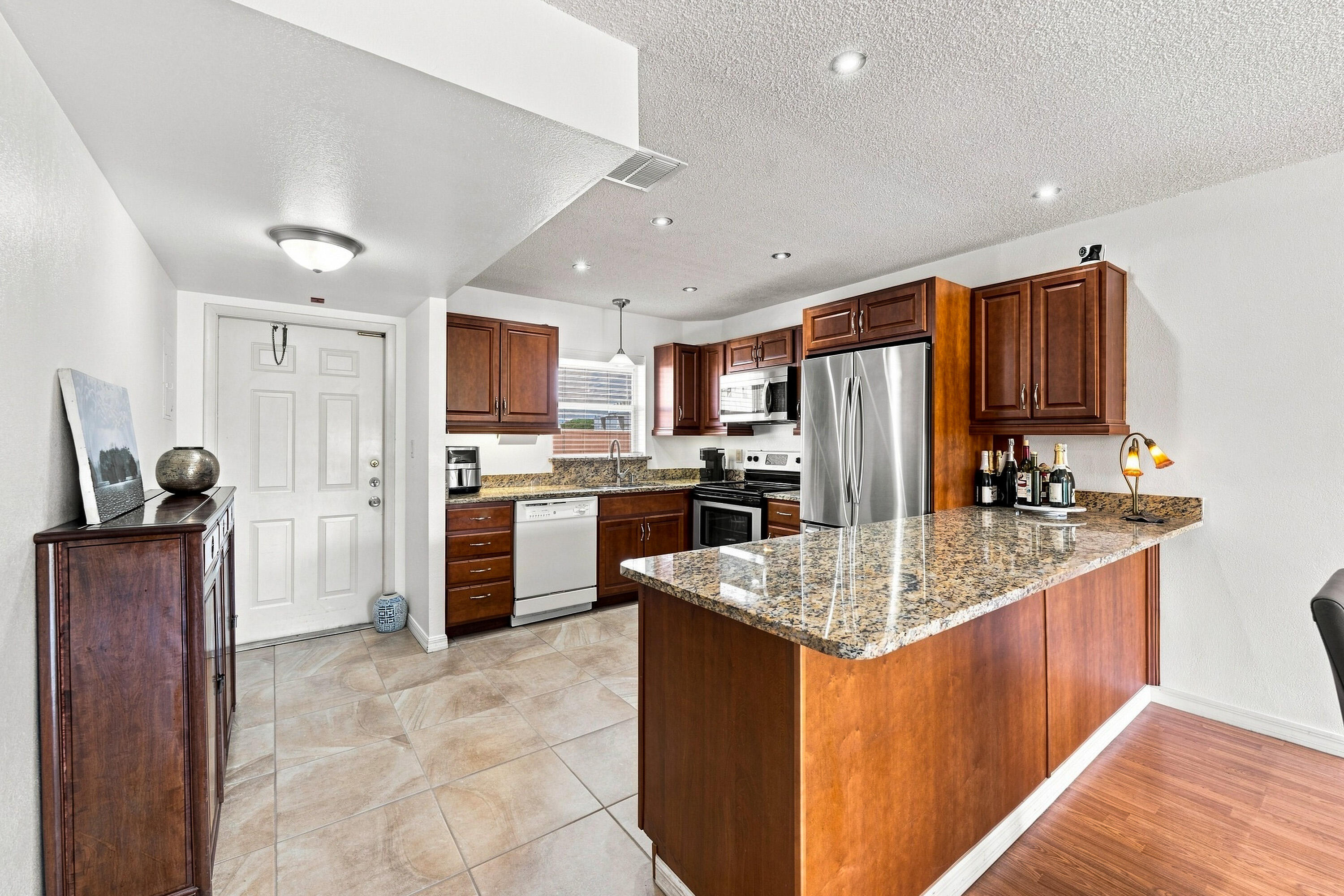 805 W Oakland Park Boulevard — photo