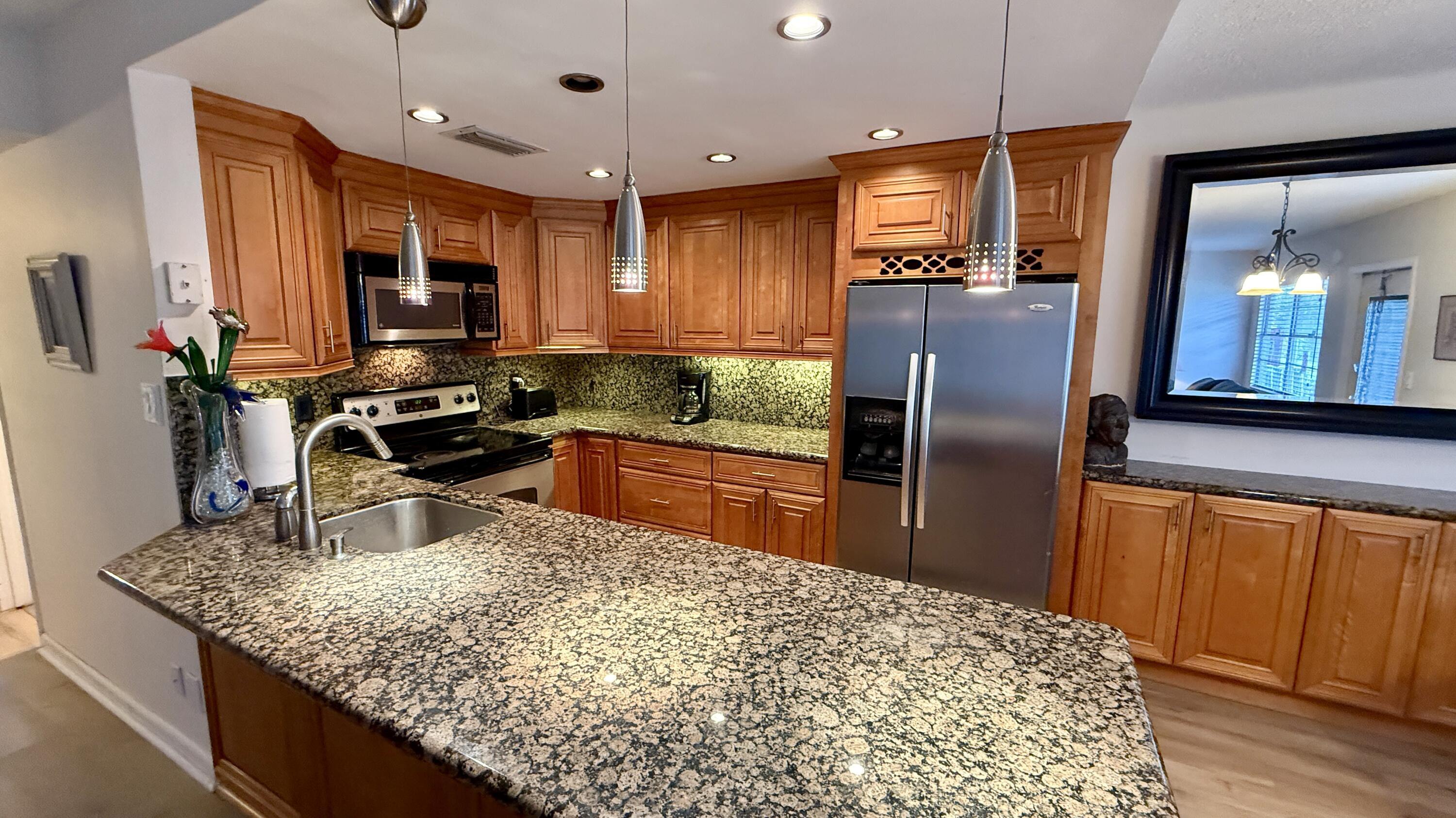 171 Grantham E, Deerfield Beach, FL 33442 — photo 2
