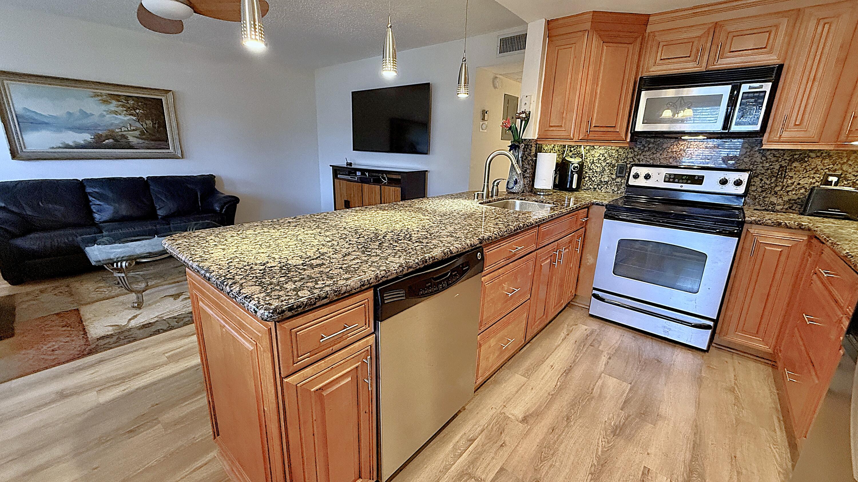171 Grantham E, Deerfield Beach, FL 33442 — photo 3