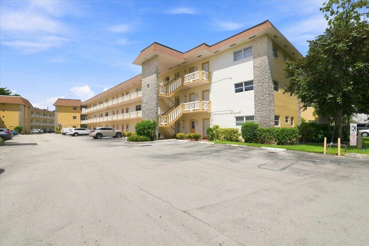 5121 W Oakland Park 109 — photo