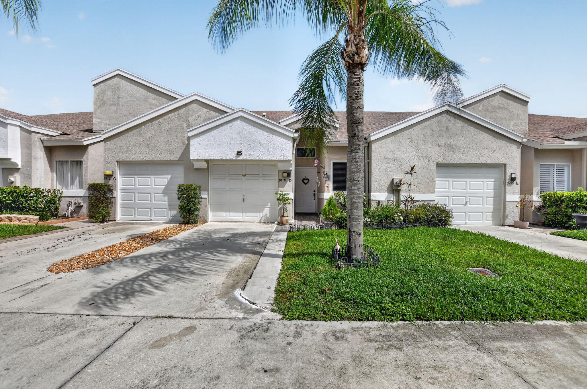 9219 Vineland Court D — photo