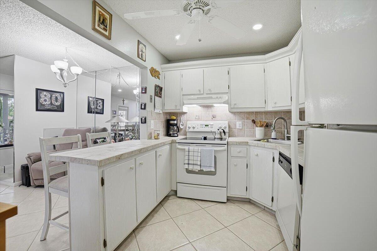 331 Knotty Pine Circle D-2 — photo