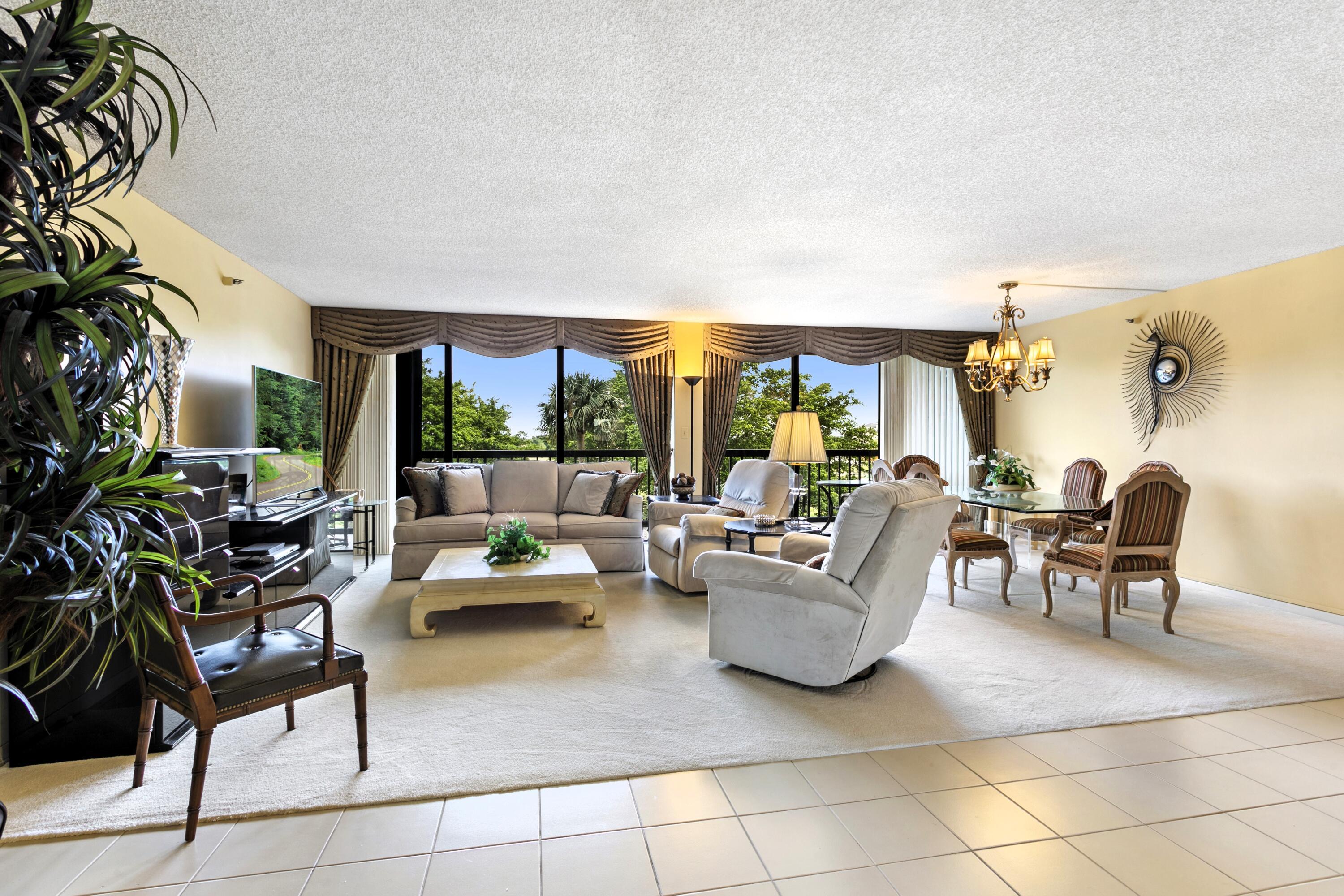 2480 Presidential Way 403 — photo