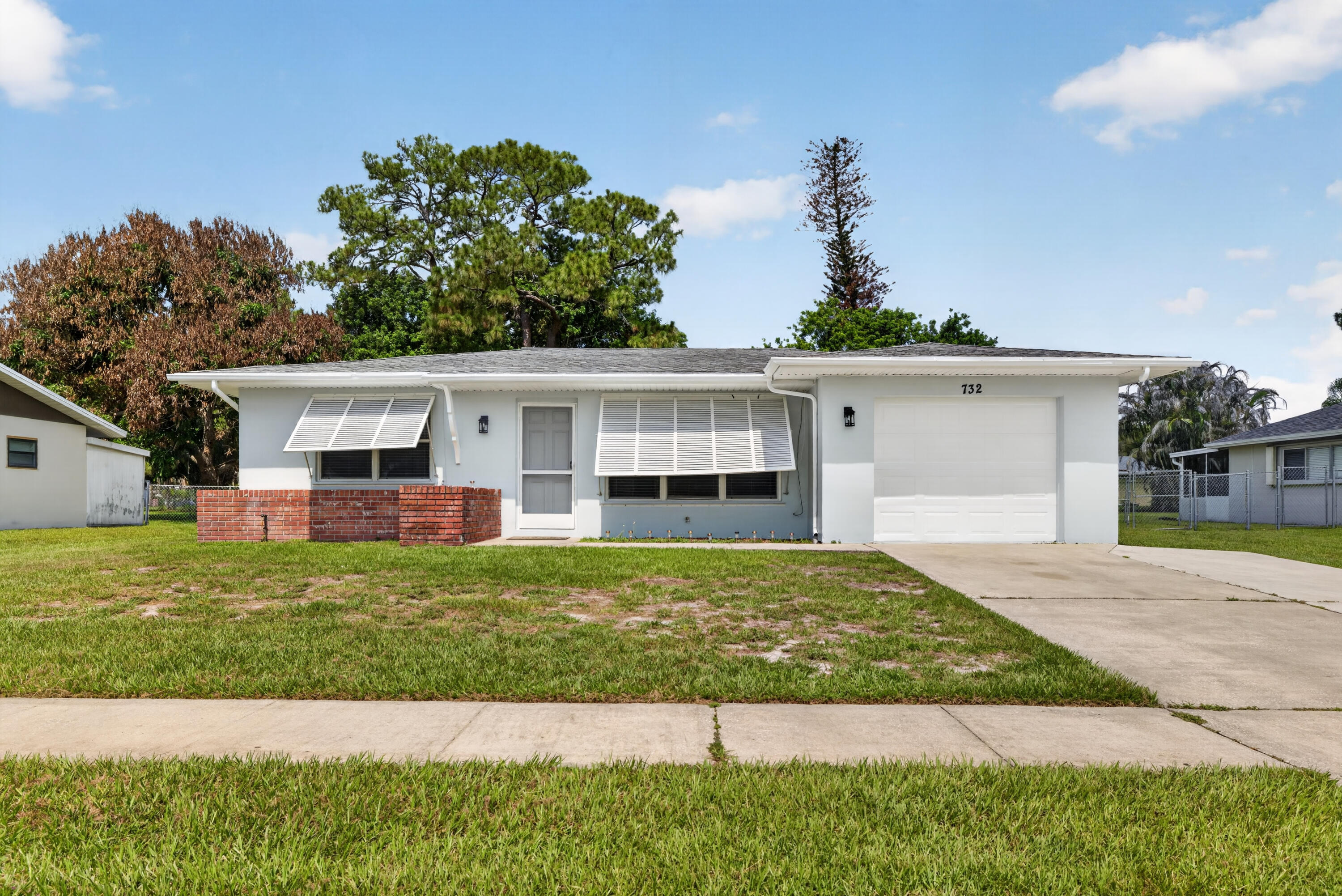 732 SW Ravenswood Lane — photo