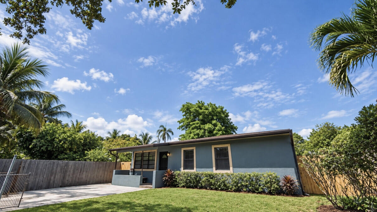 1142 Chateau Park Drive — photo