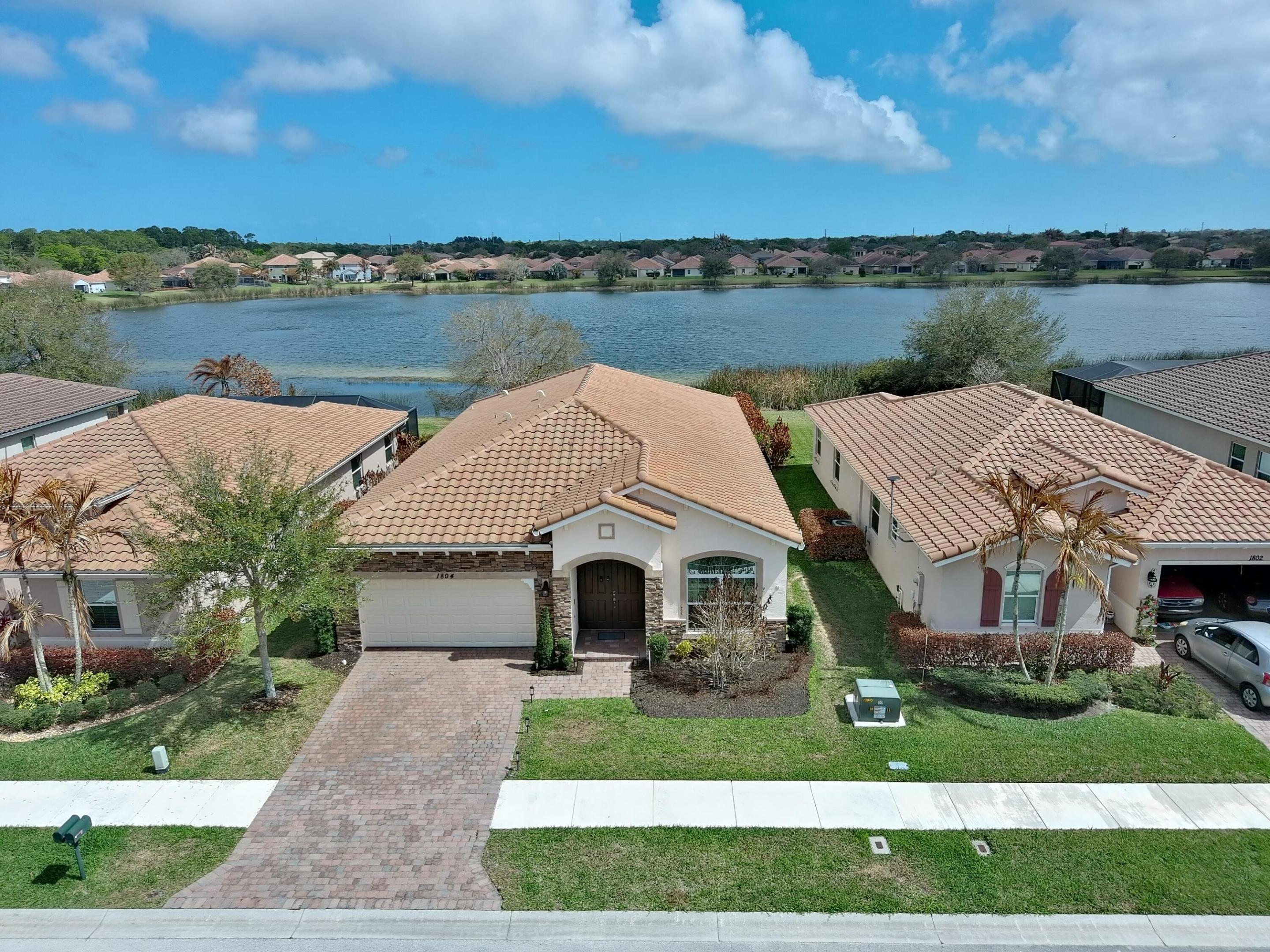 1804 Berkshire Circle SW — photo