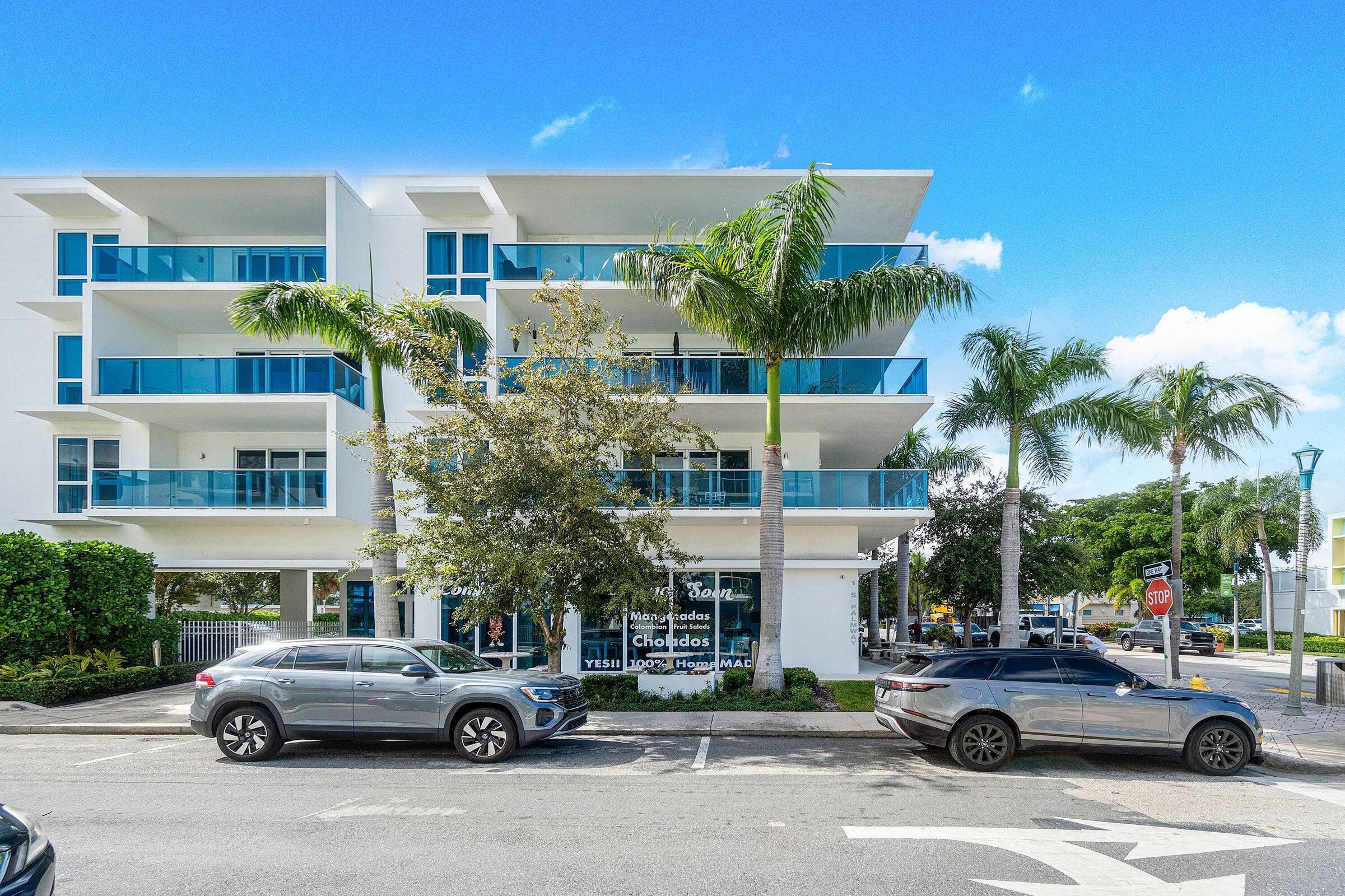 1 S Palmway 203 — photo