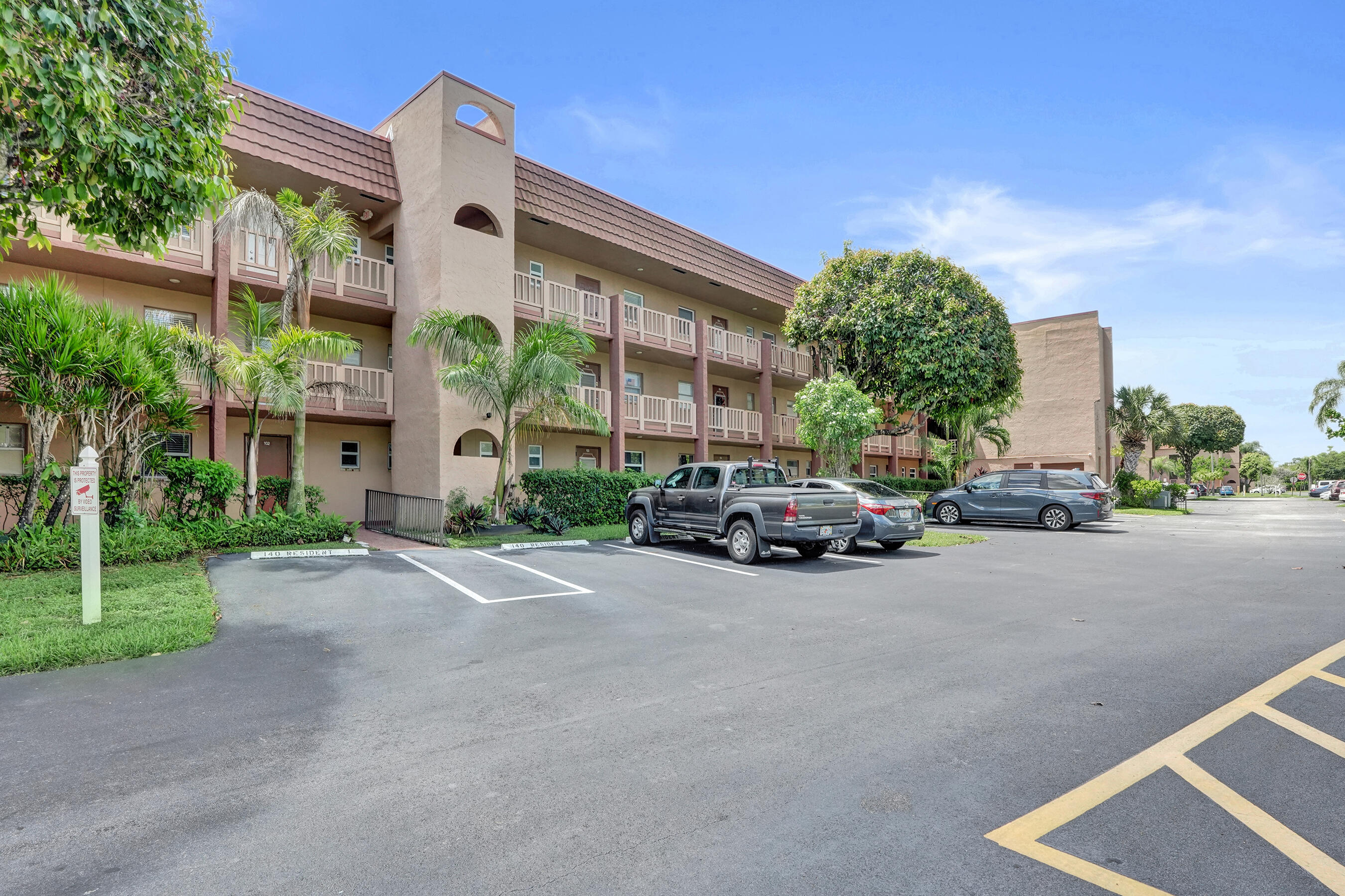 9540 Sunrise Lakes Boulevard 303 — photo