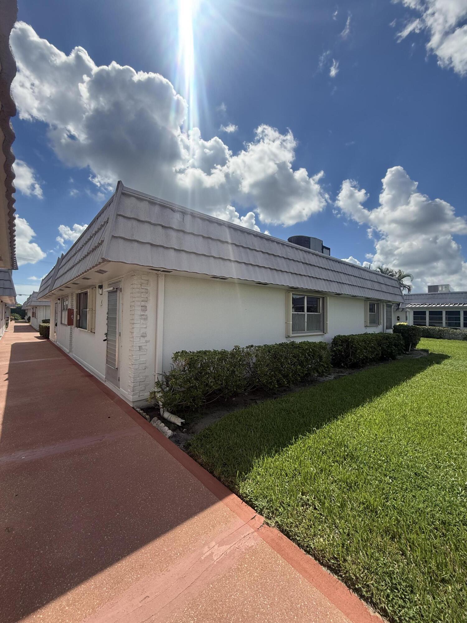 34 Valencia B — photo