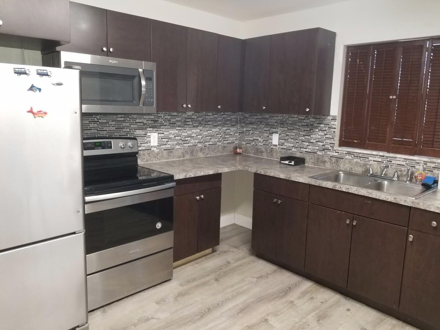 965 Manor Drive a30 — photo