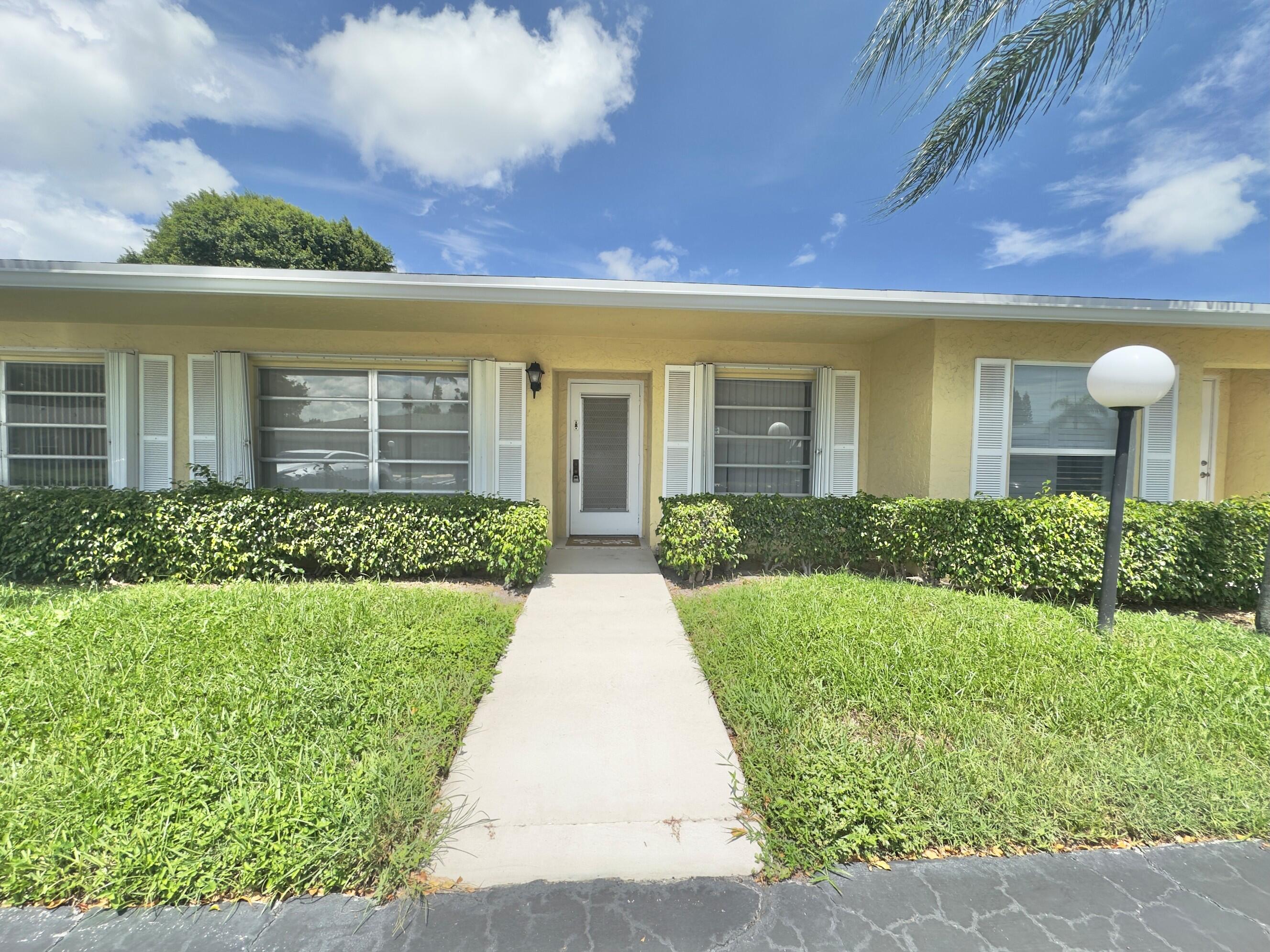 1121 Boxwood Drive 36-C — photo
