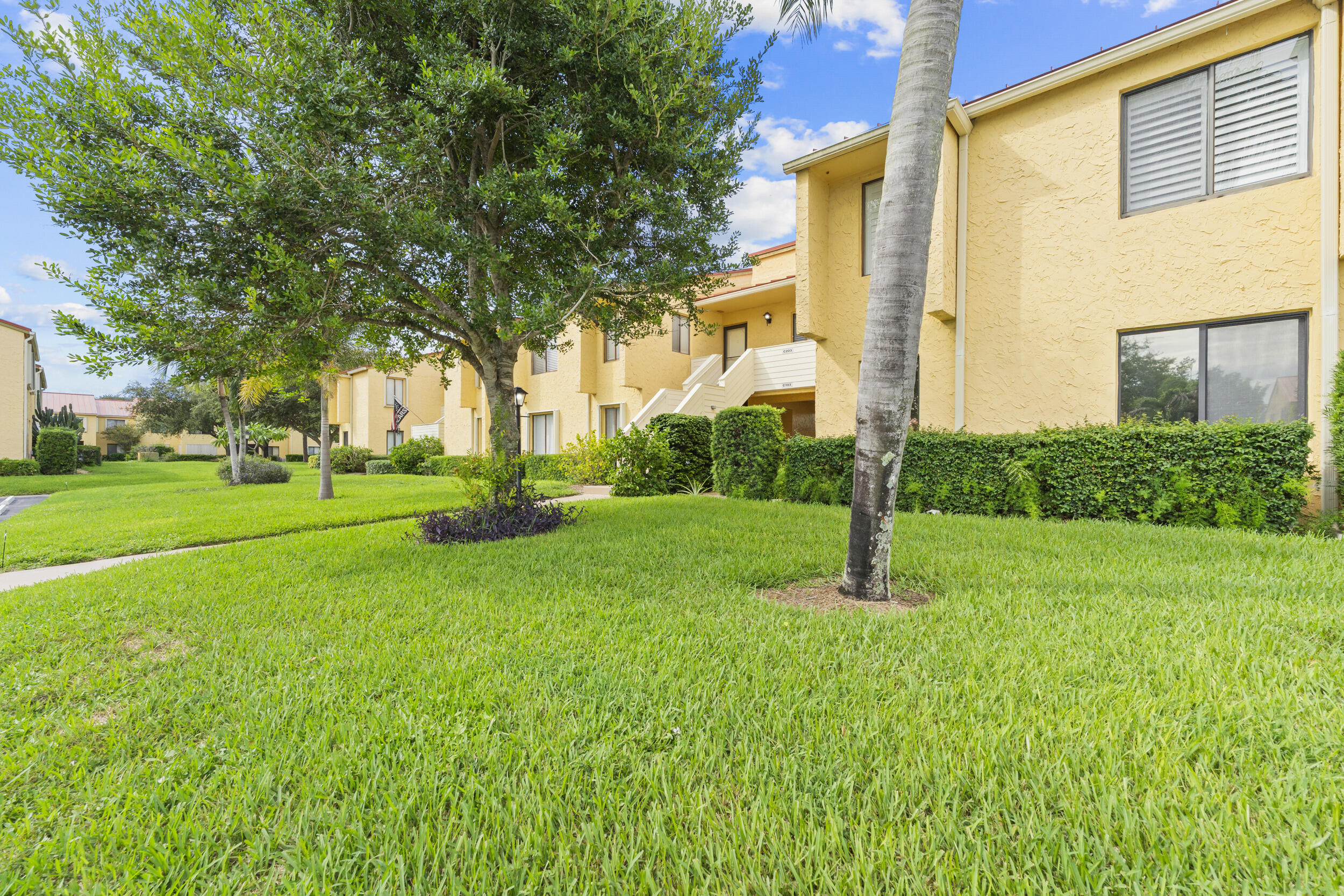 5373 SE Miles Grant Road 103 — photo