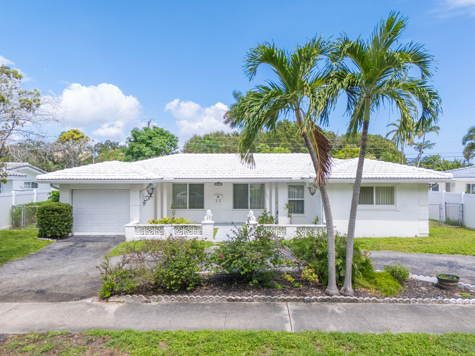1951 NE 59th Place — photo