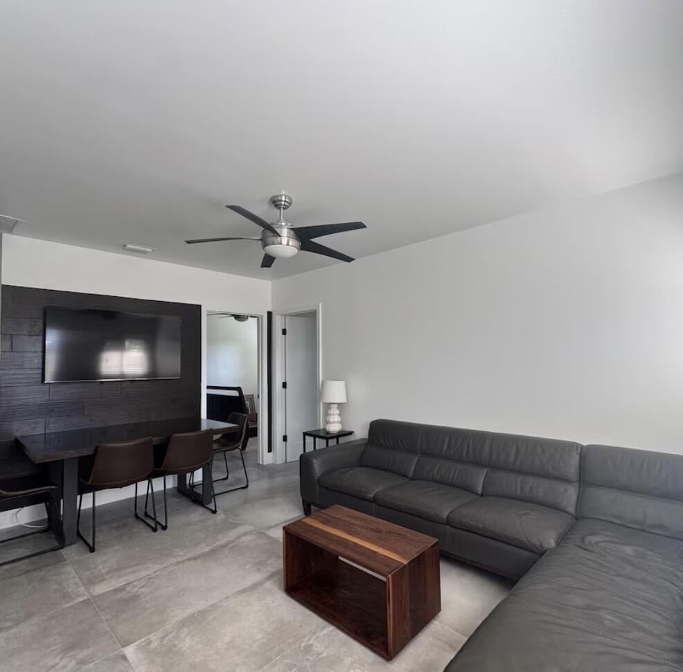 412 NE Eller Street C — photo