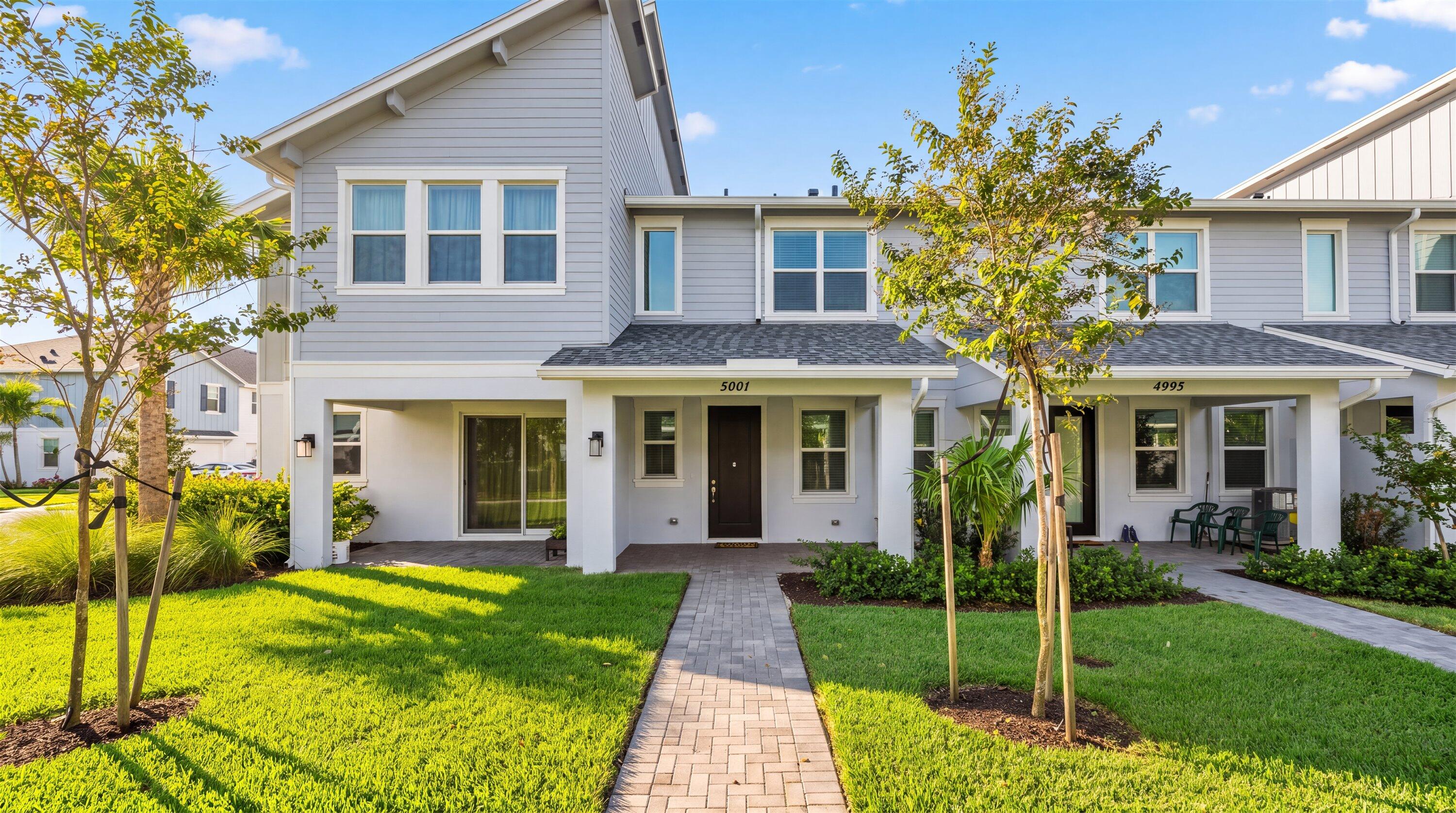 5001 N Longwood Lake Square — photo
