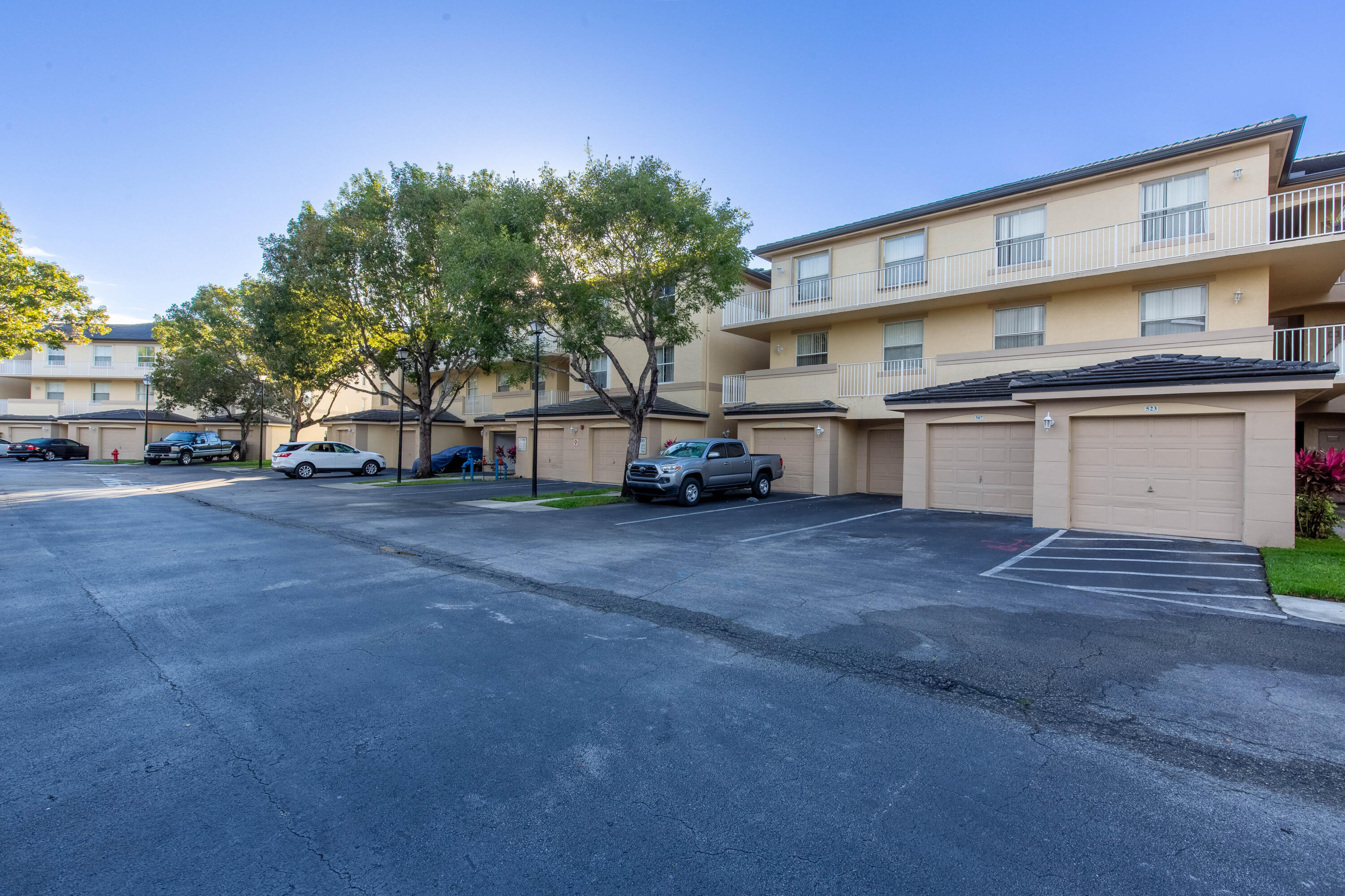 2100 Greenview Shores Boulevard 505 — photo