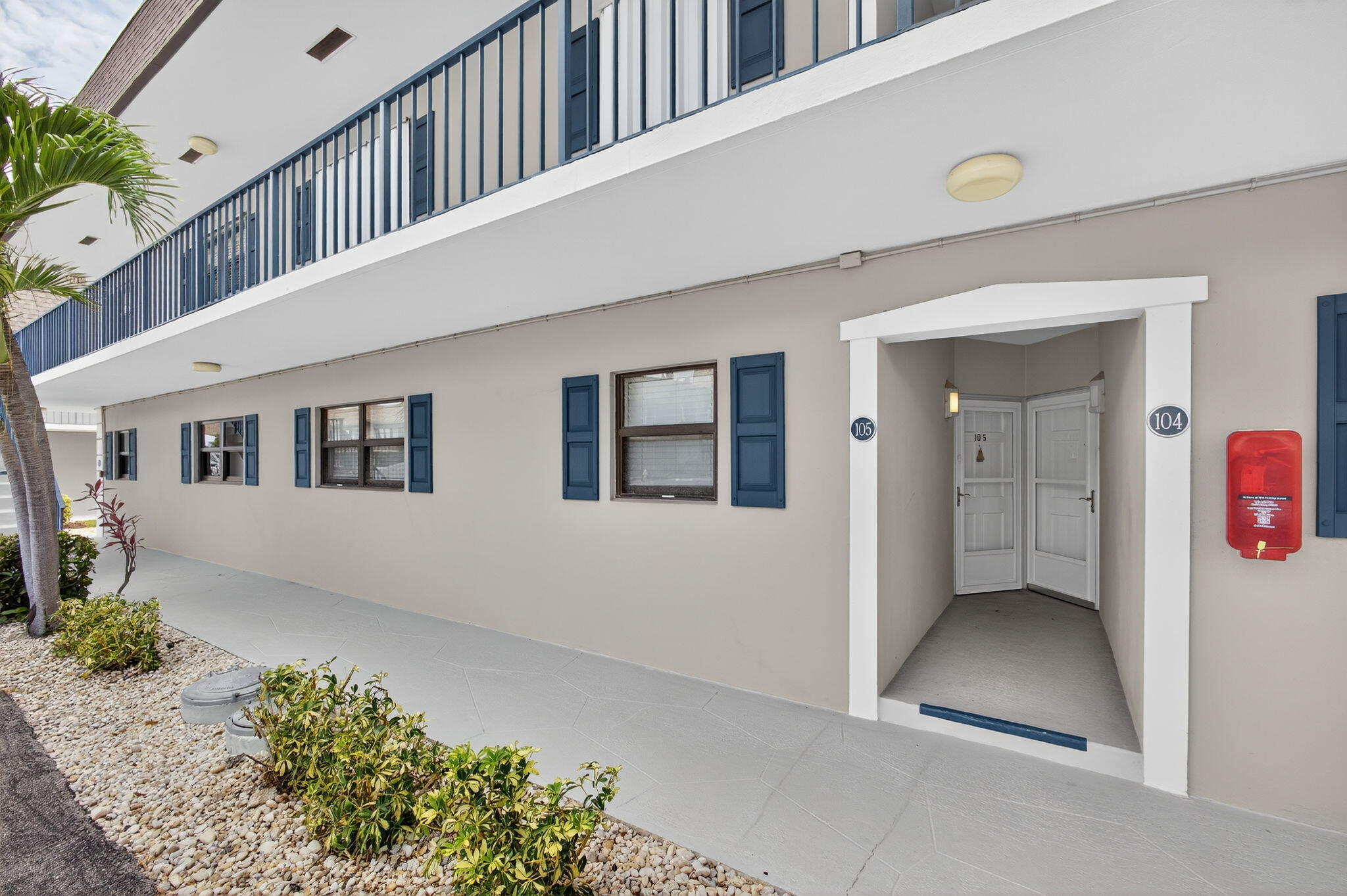 755 Saturn Street C105 — photo