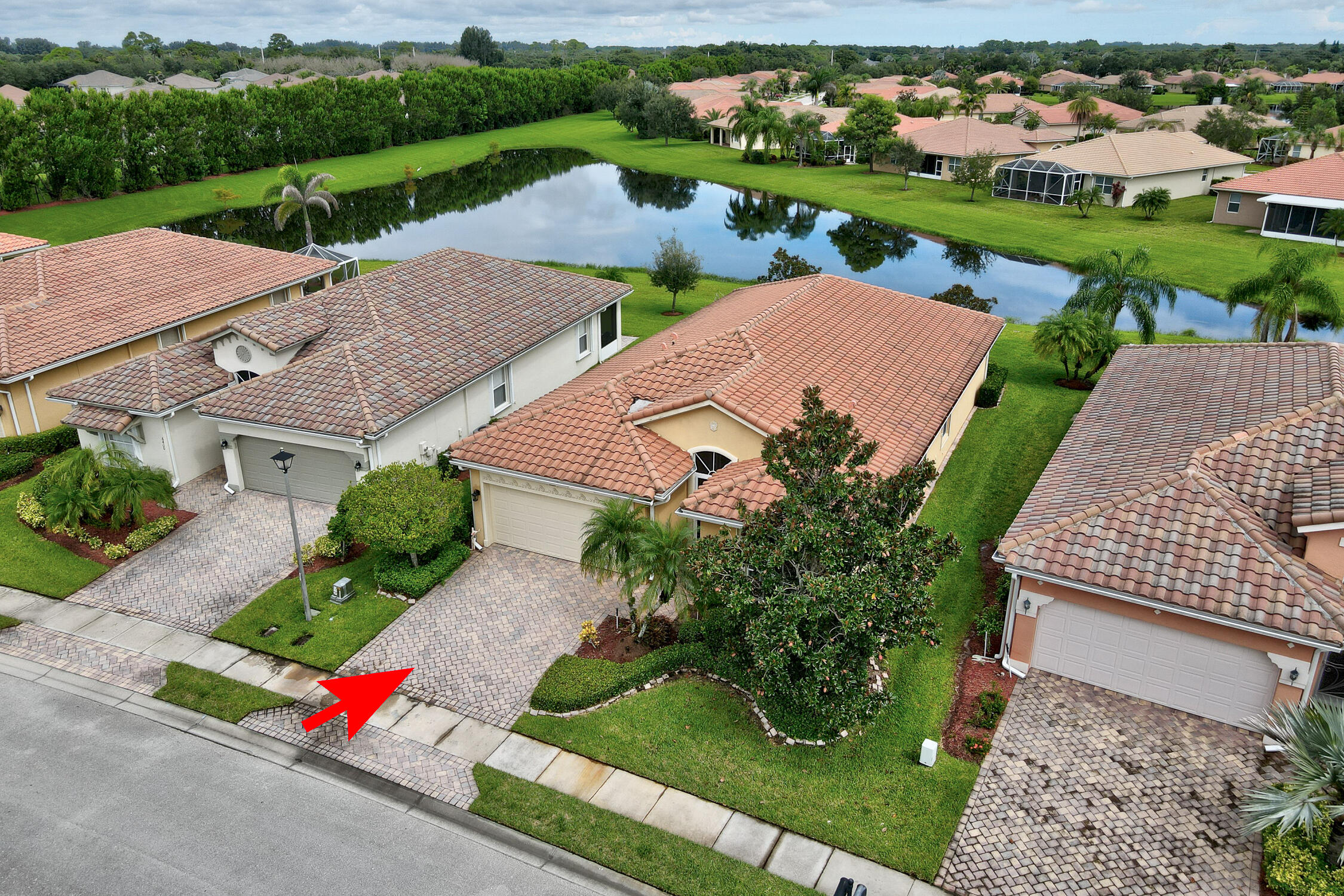 6396 Lennox Lane — photo