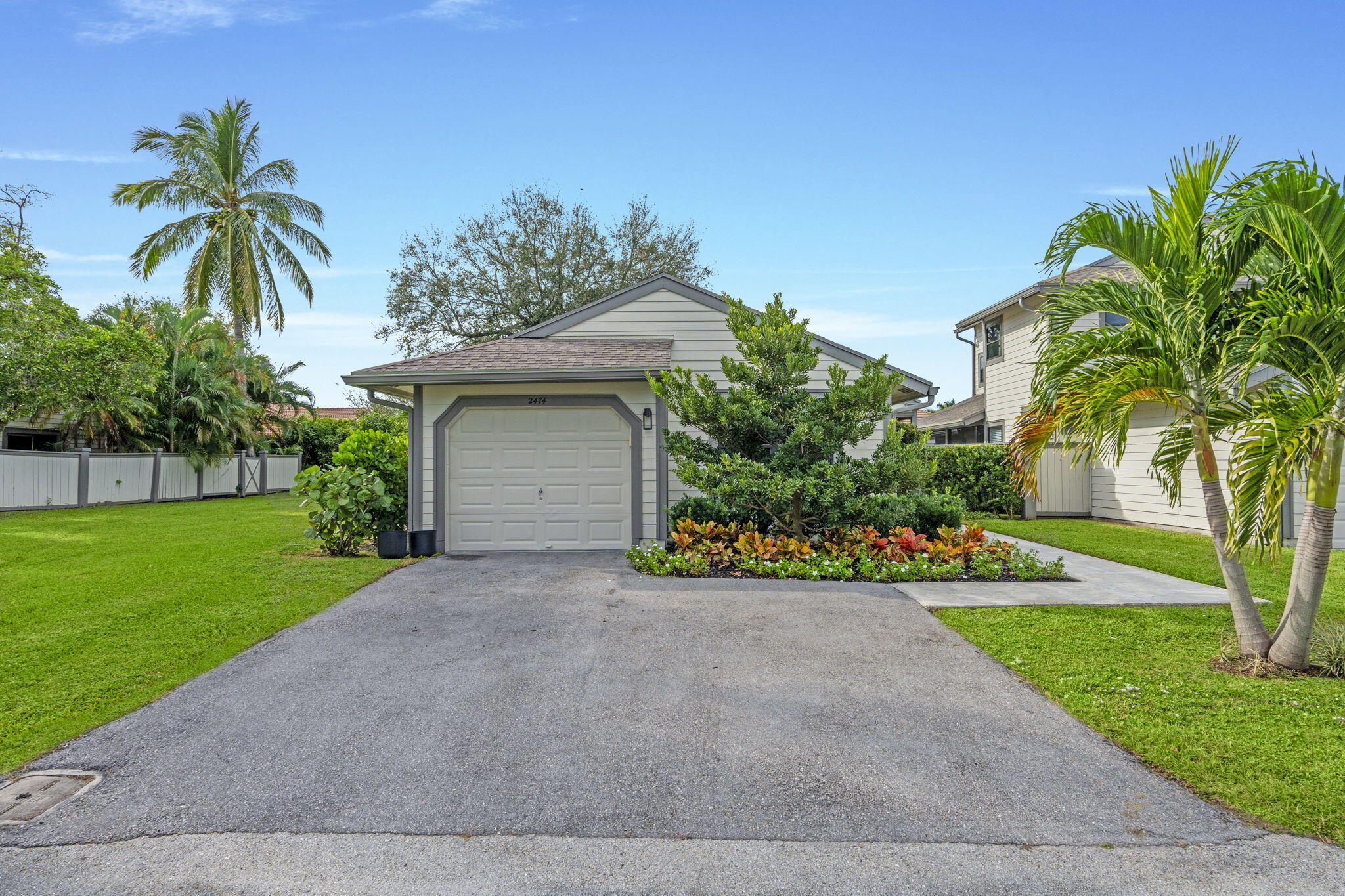 2474 Bedford Mews Drive — photo