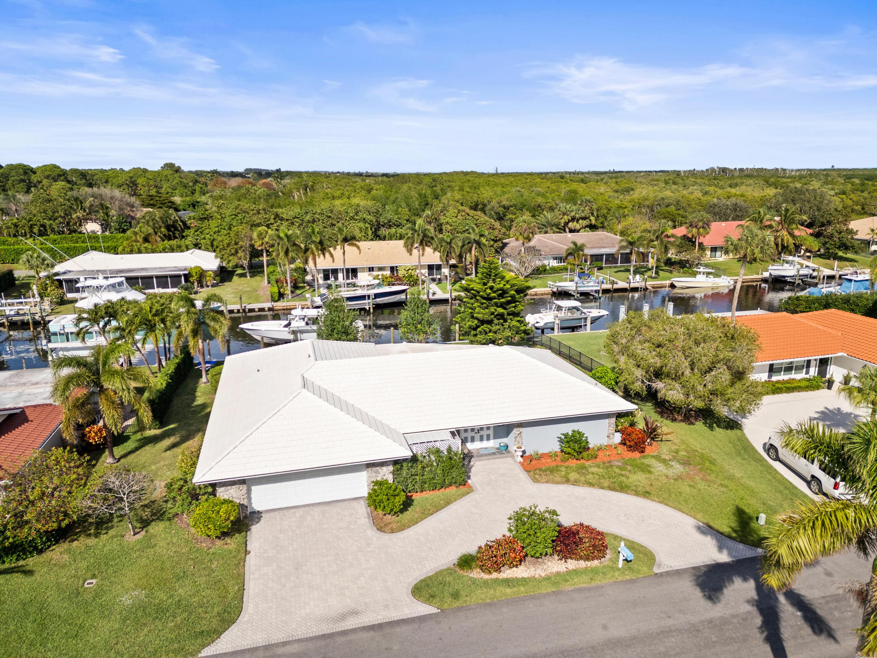 8945 SE Harbor Island Way — photo