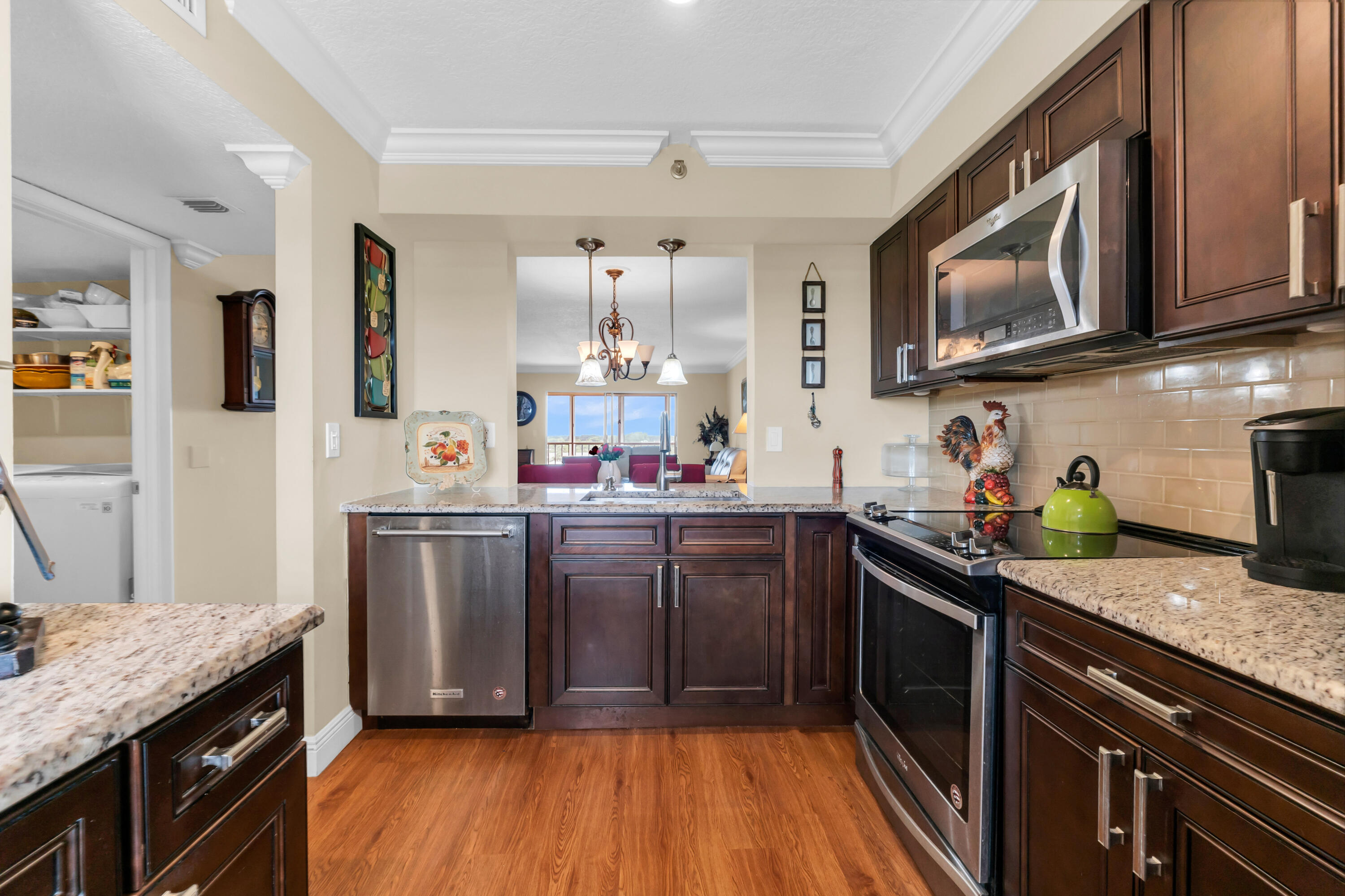 7240 Huntington Lane 703 — photo
