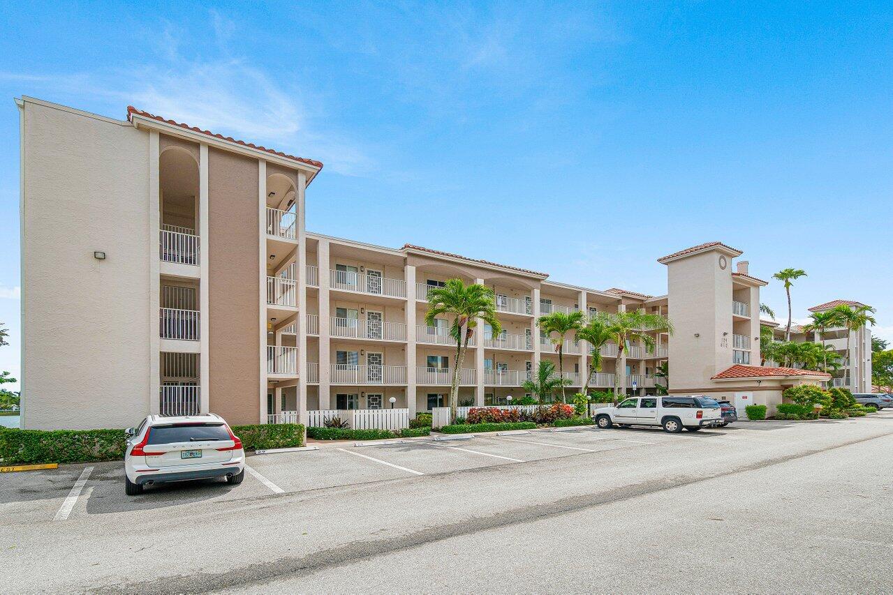 6112 Huntwick Terrace 102 — photo