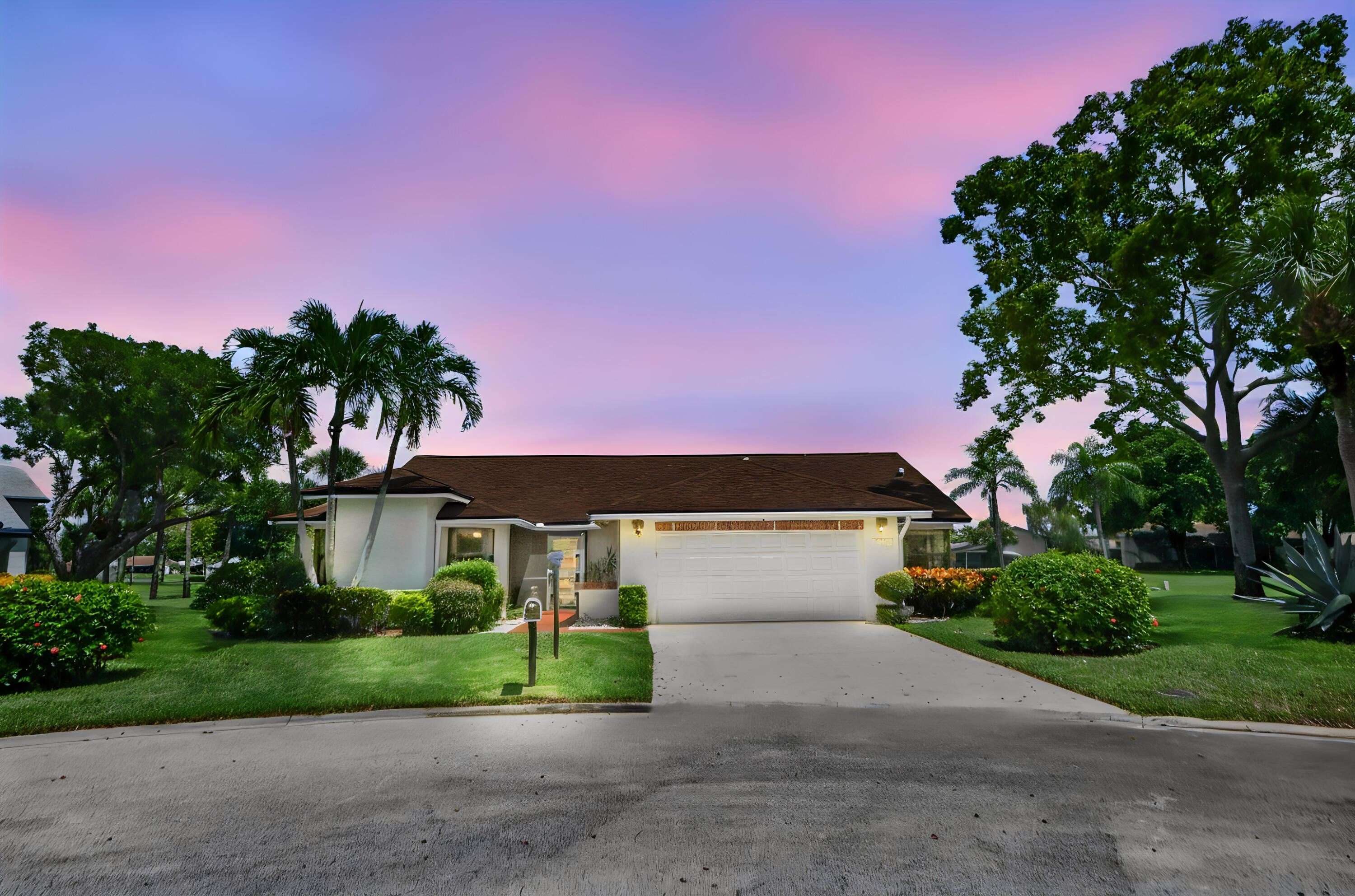 5722 Willow Creek Lane — photo