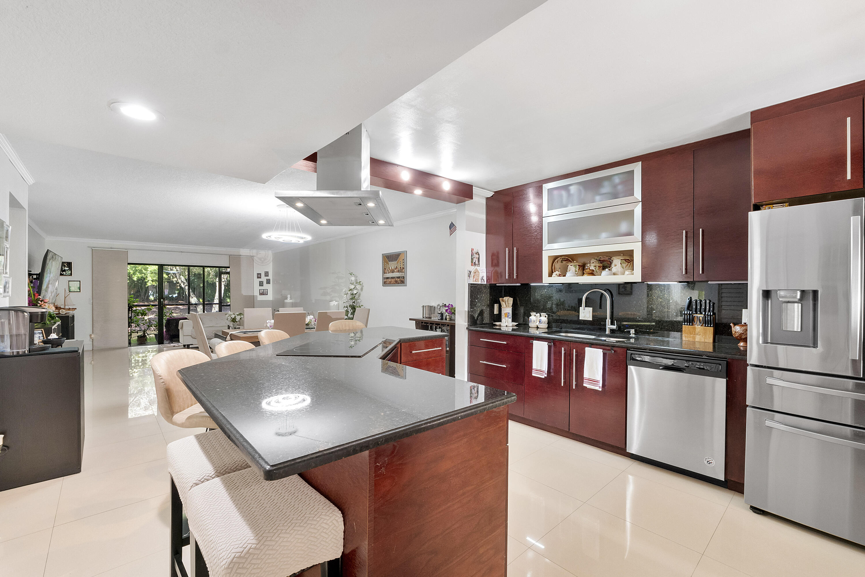 435 Lakeview Drive 104 — photo