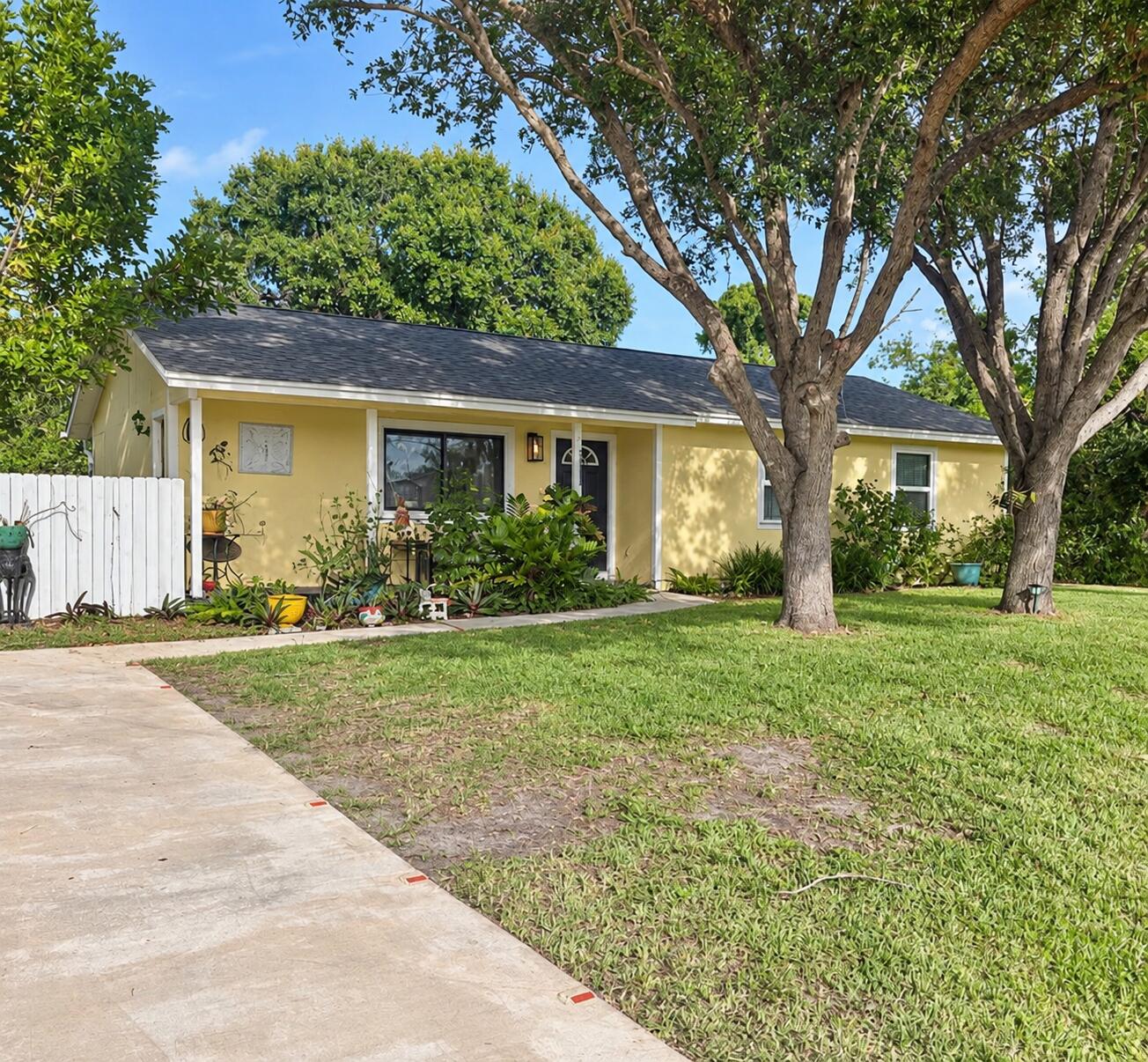 4702 Myrtle Drive — photo