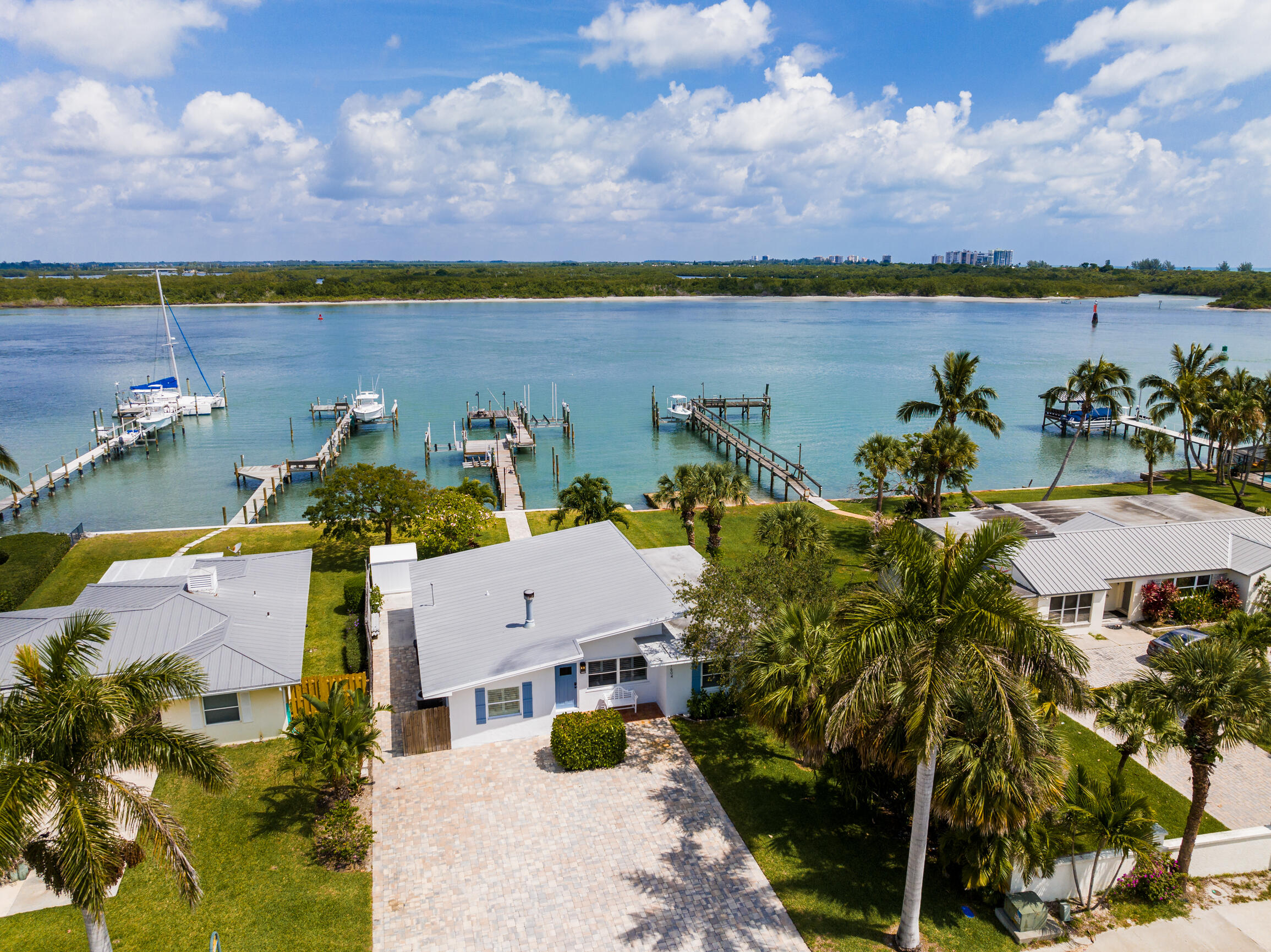 1604 Seaway Drive — photo